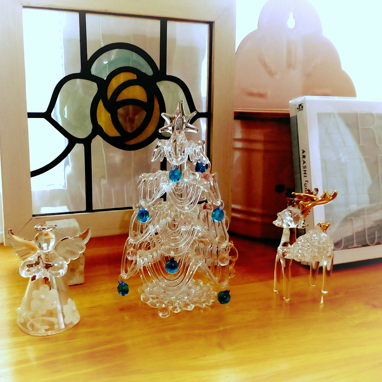 ティアラ✨ステンドグラスの棚 77febb3d07fc62e1bbe33a8ce2b1b7
