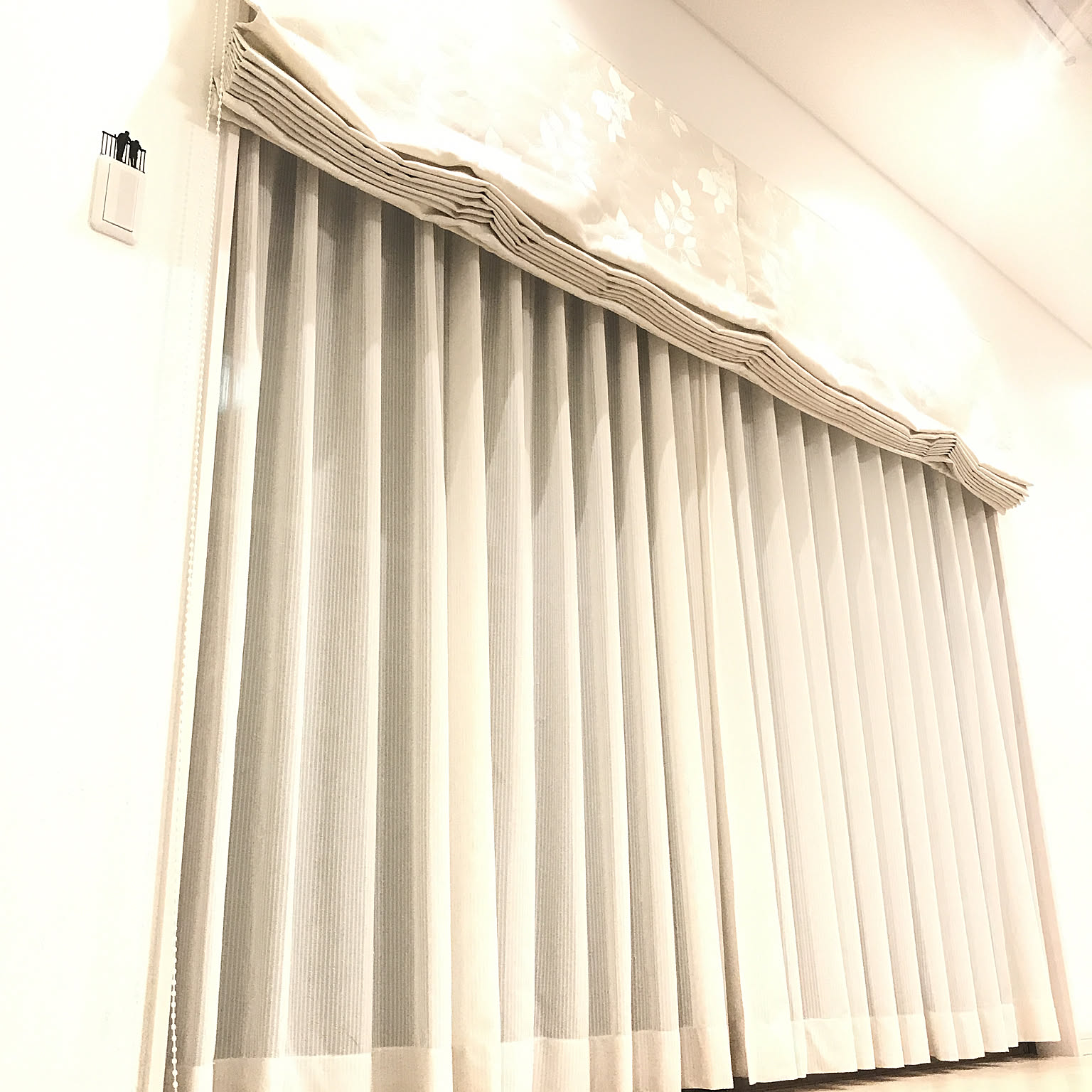掃き出し窓カーテンのおすすめ商品とおしゃれな実例 ｜ RoomClip
