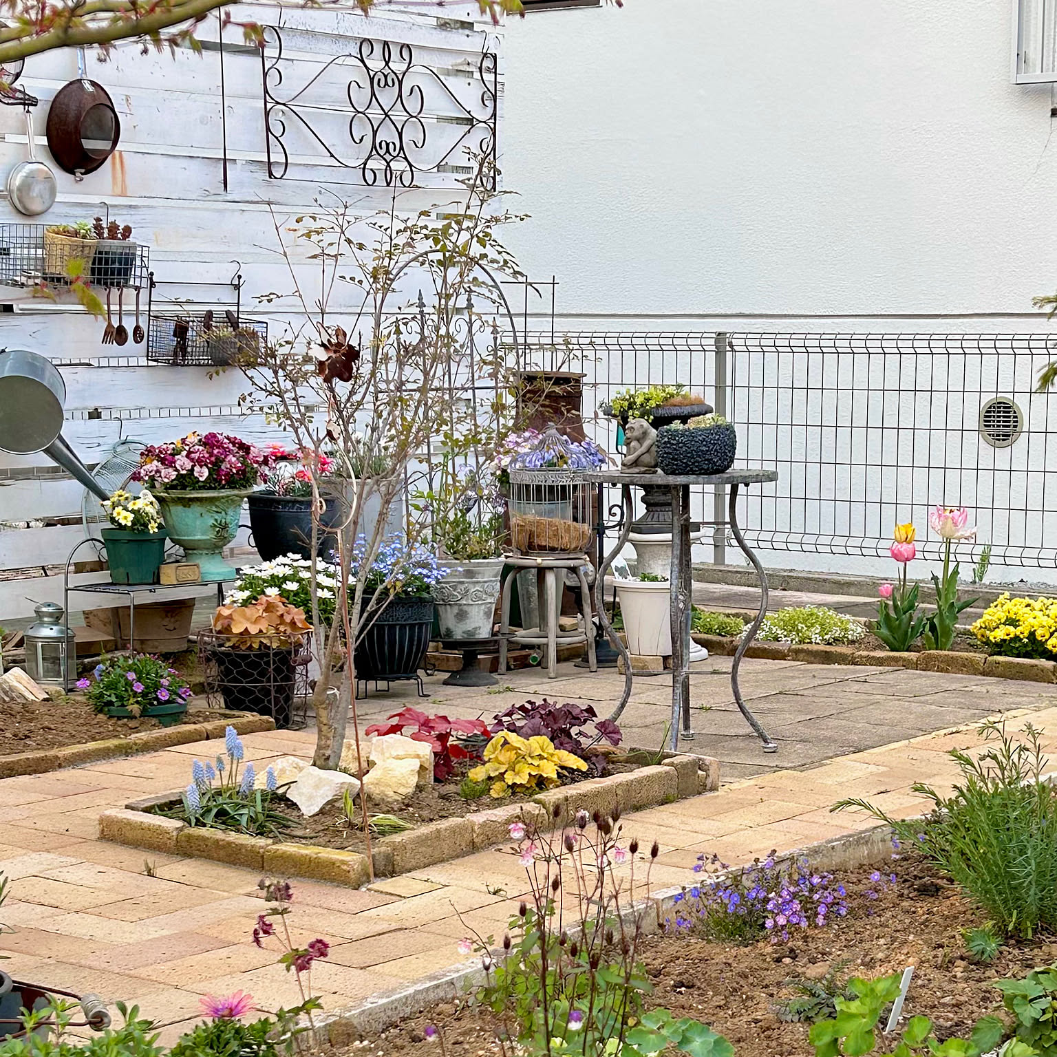 シャビーシック 庭づくりのおすすめ商品とおしゃれな実例 ｜ RoomClip