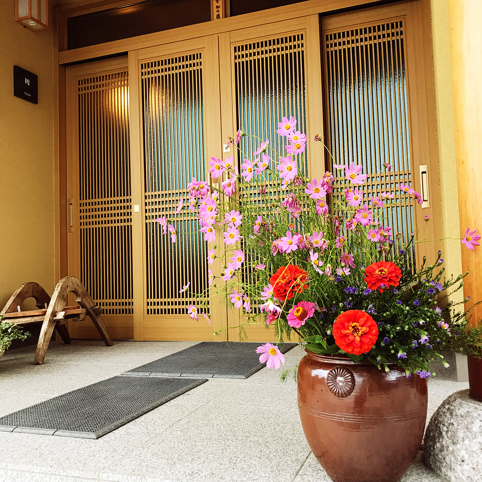 壺 生け花のおしゃれなアレンジ・飾り方のインテリア実例 ｜ RoomClip