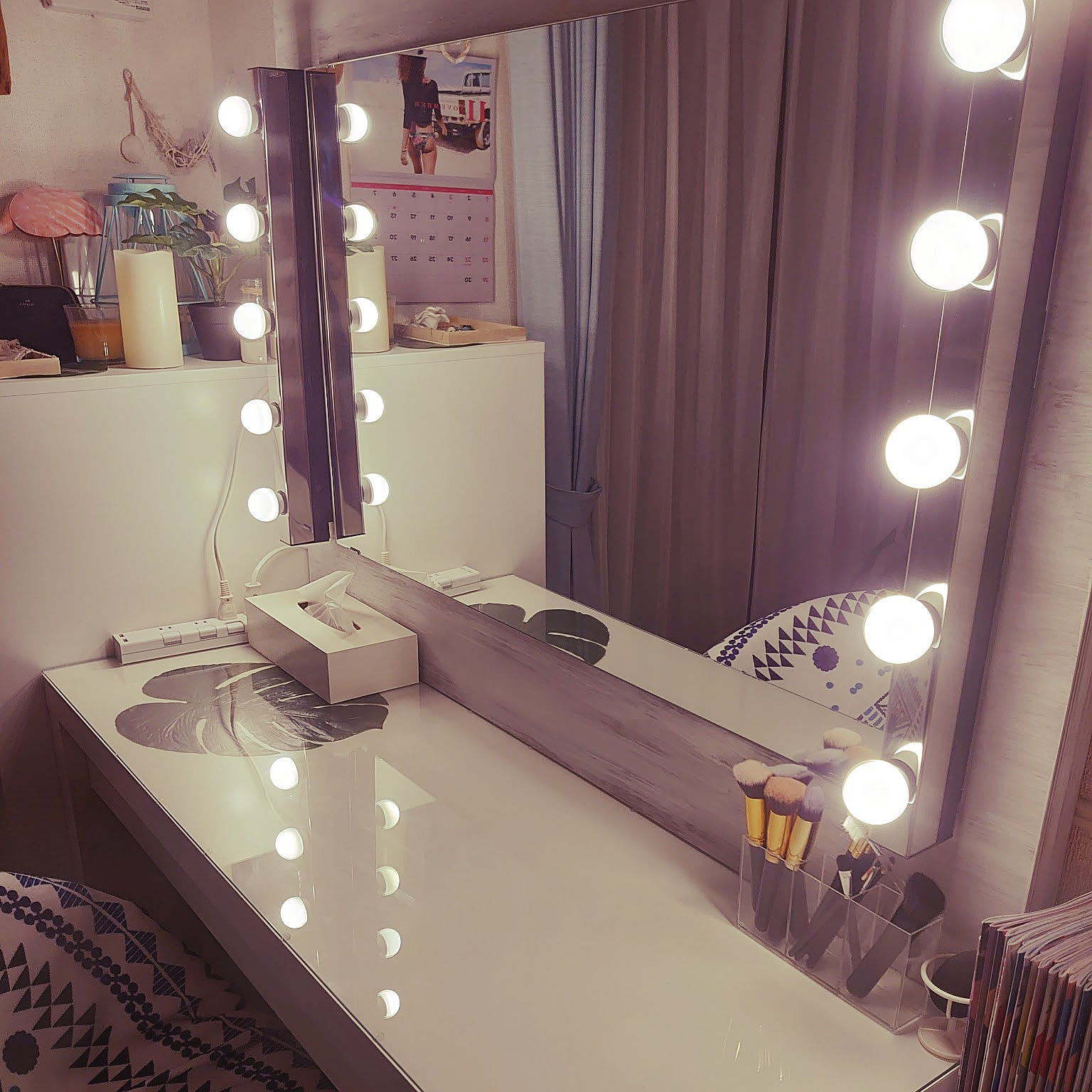 IKEA女優ミラーと白テーブル(イスなし) IKEA 女優ミラーdiyのインテリア・手作りの実例 ｜ RoomClip（ルーム