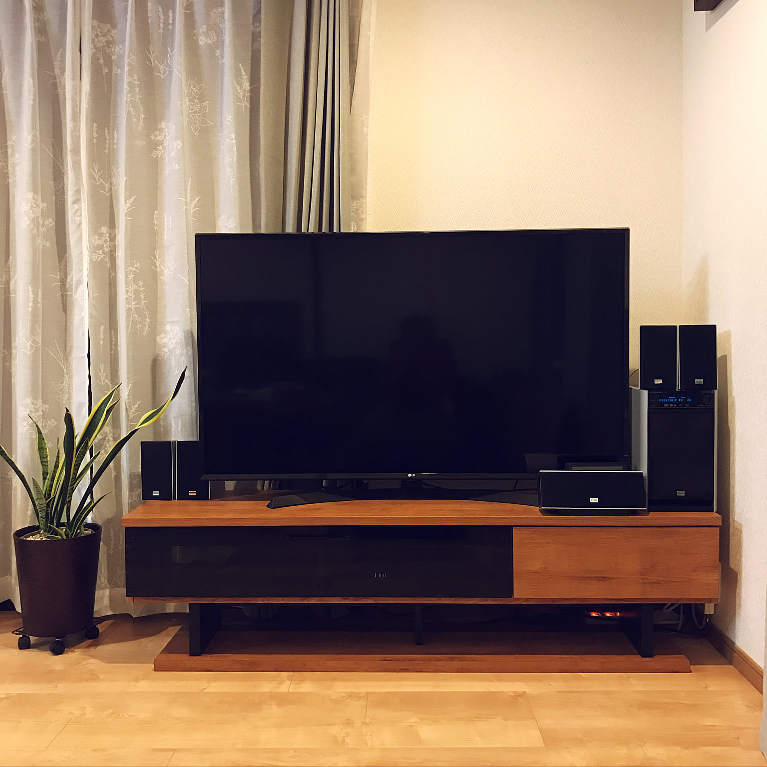 55型 液晶テレビのおすすめ商品とおしゃれな実例 ｜ RoomClip（ルーム