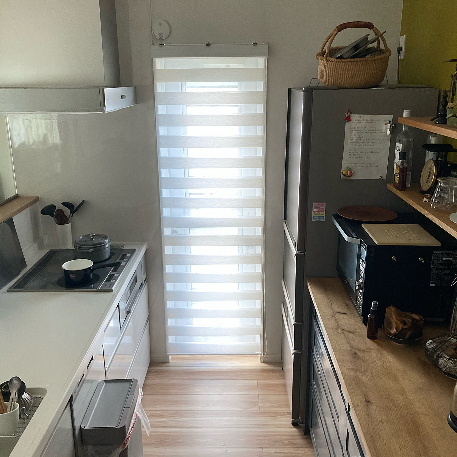 勝手口/遮光1級/キッチン/リクシルのドア/ロールスクリーンの