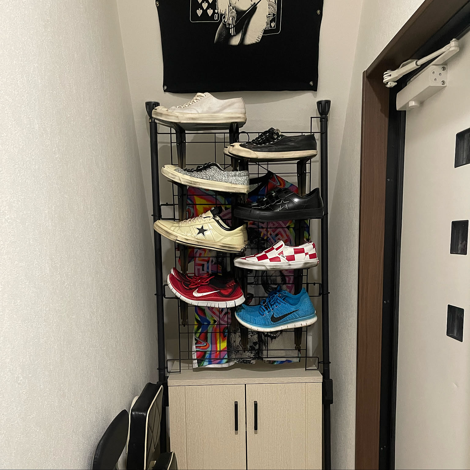 コンバース スニーカーディスプレイの商品を使ったおしゃれな コンバース スニーカーディスプレイの商品を使ったおしゃれな