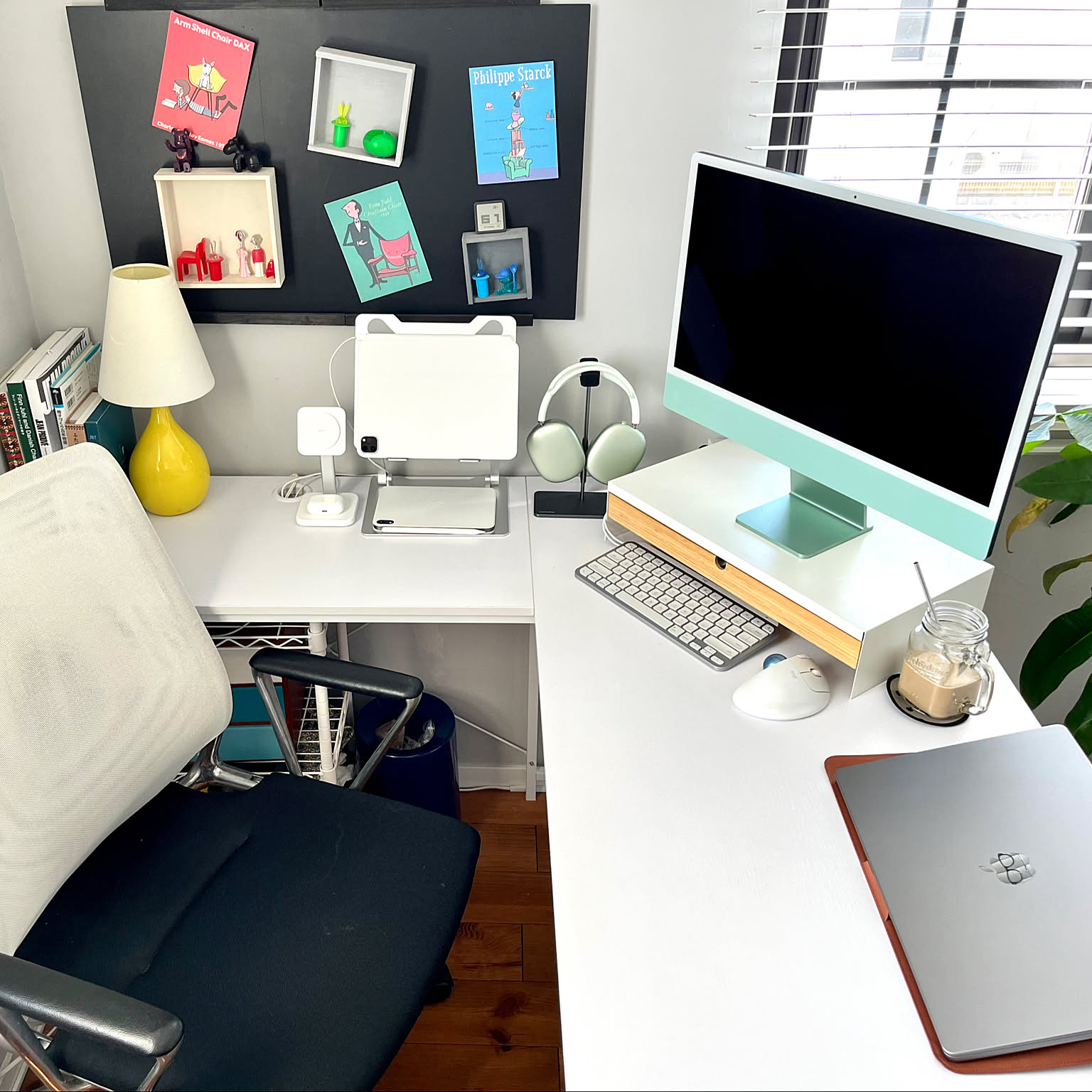 デスク周りスッキリのおすすめ商品とおしゃれな実例 ｜ RoomClip