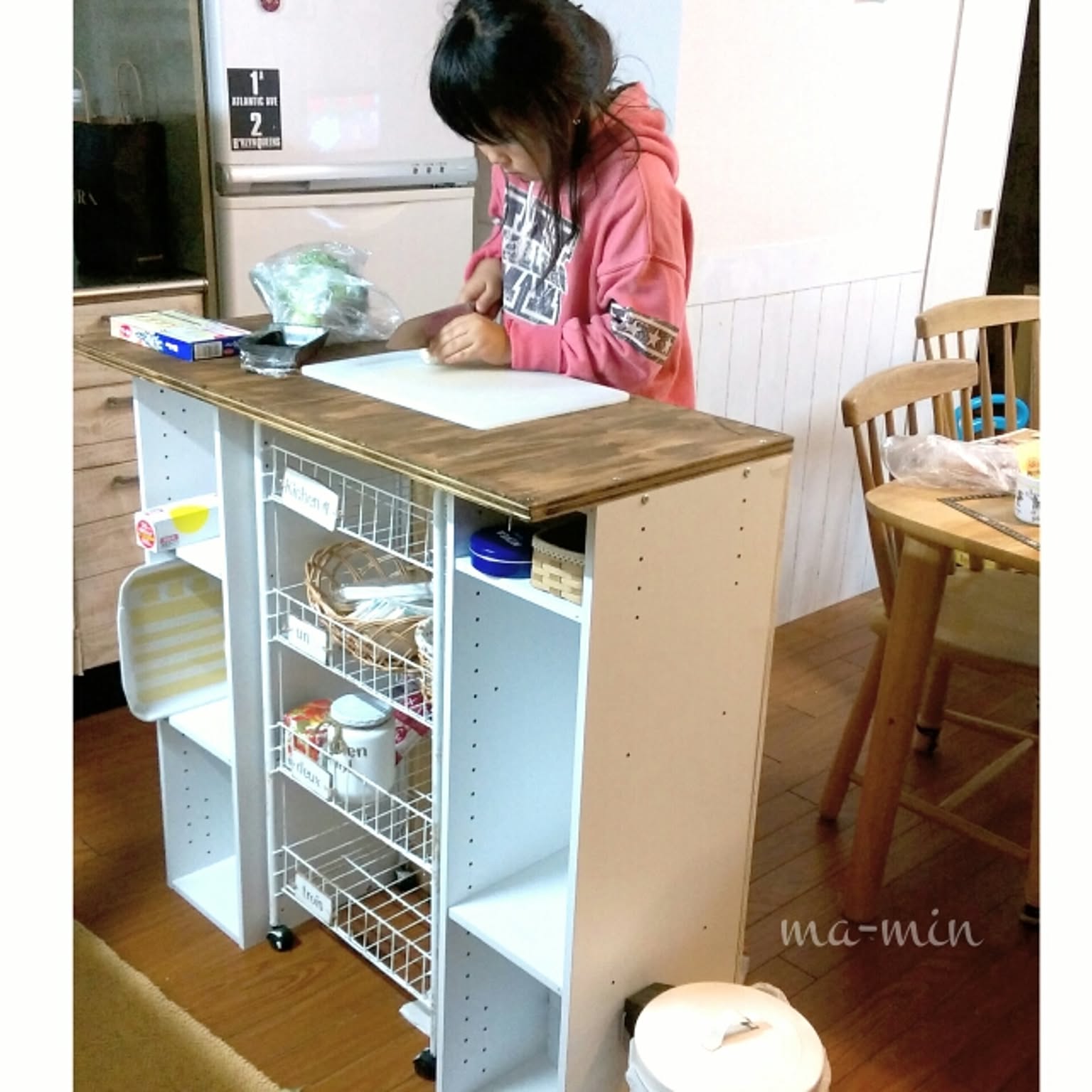 ニトリ　キッチン棚　家具 収納家具 カラーボックス ニトリのカラボを使って、収納力抜群のキッチン作業台を作ったよ