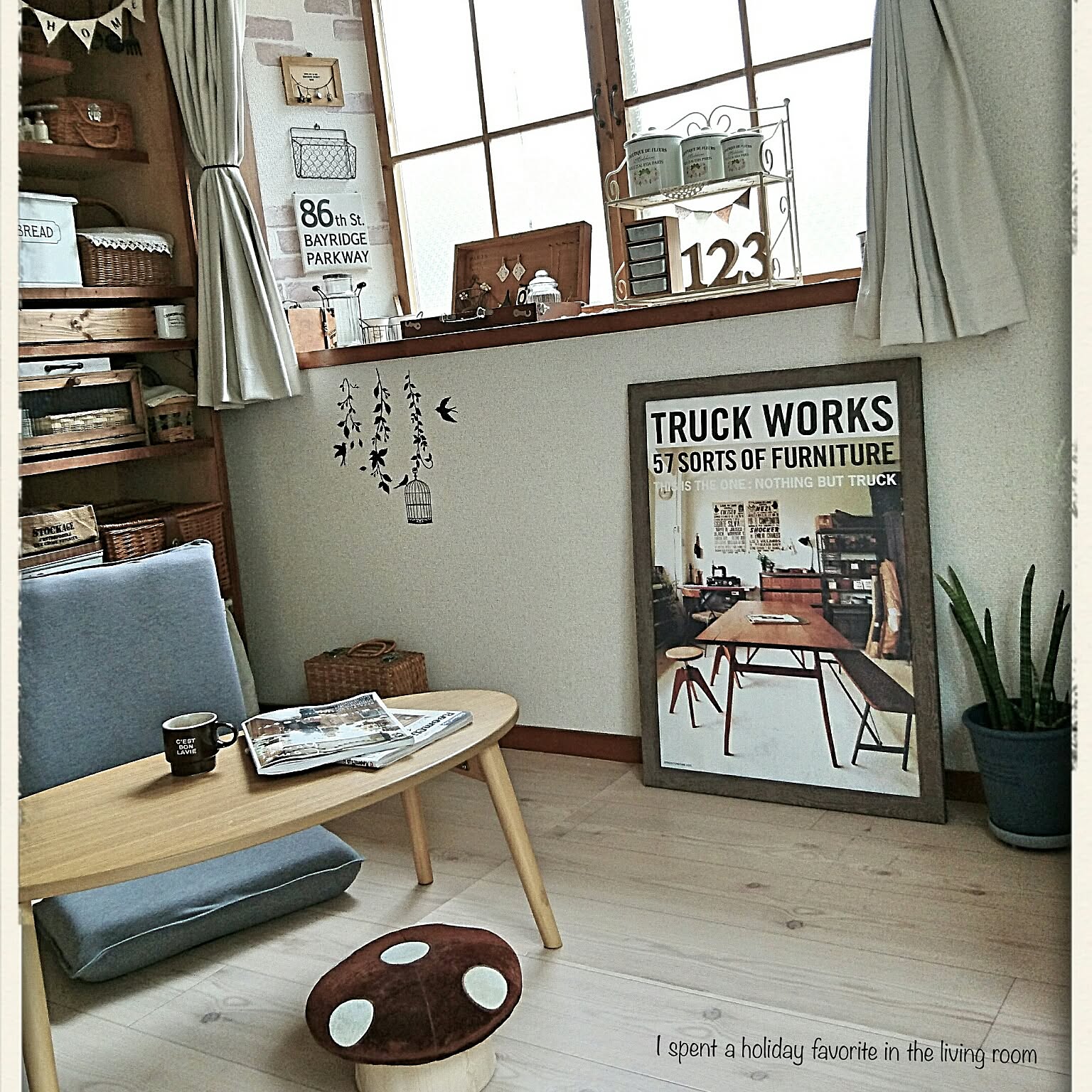 赤いキノコ型チェア／インテリアにかわいいアクセント キノコ スツール