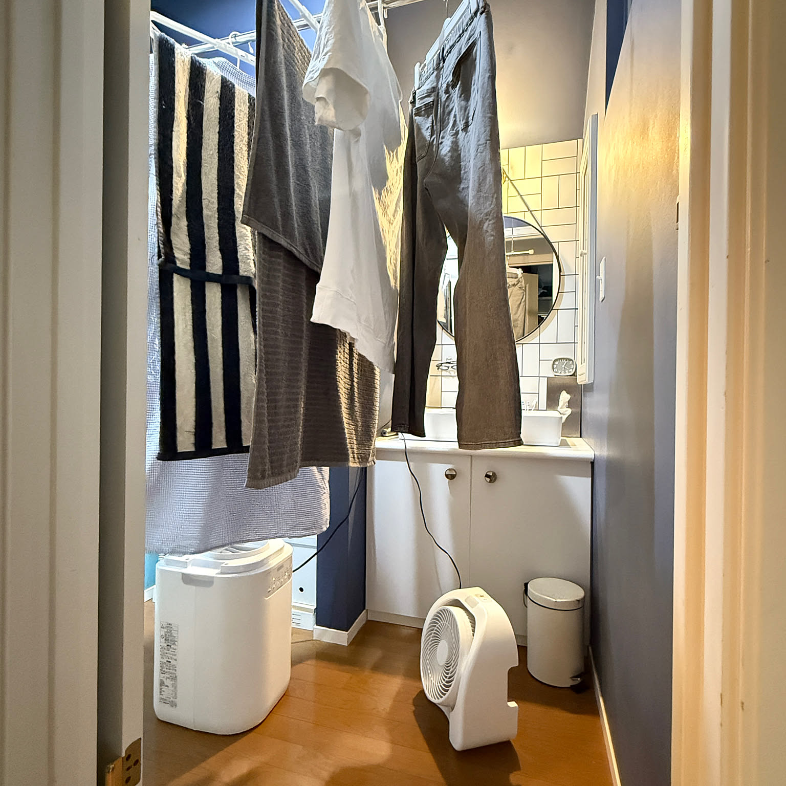 部屋干し対策 コロナ除湿機のおすすめ商品とおしゃれな実例