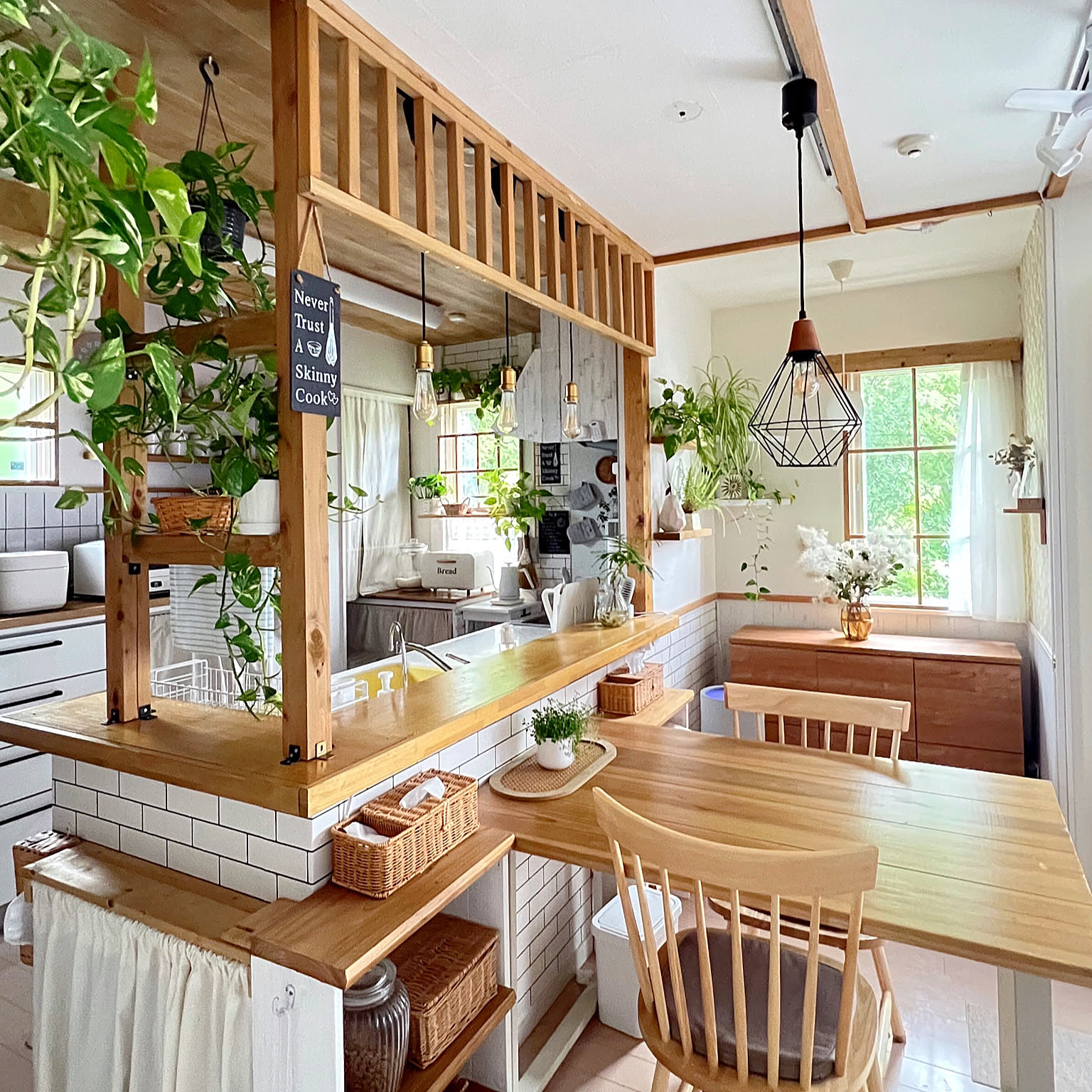 机/カフェ風インテリア/観葉植物/ダイニング/インテリアなどの