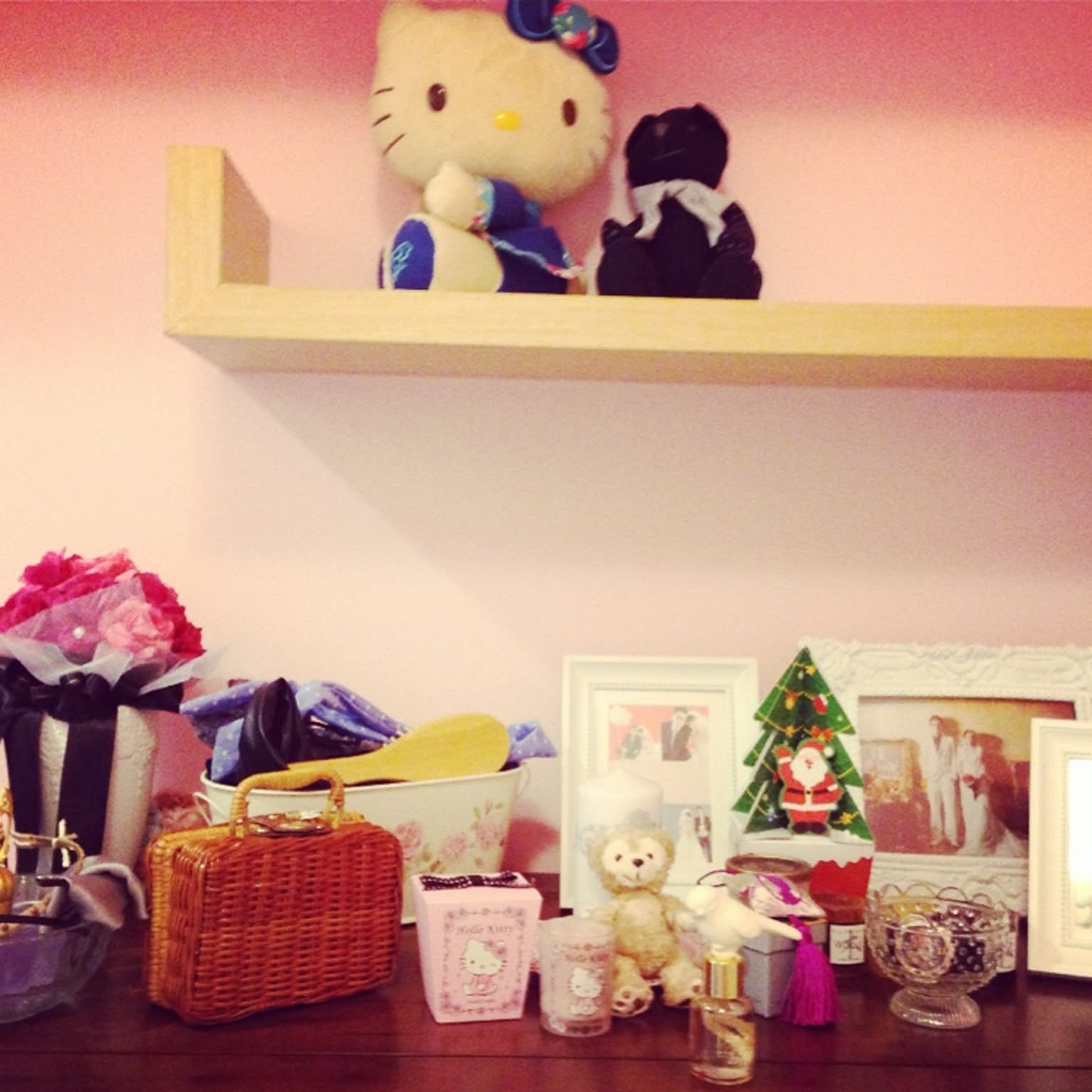 棚 ハローキティのおしゃれなアレンジ・飾り方のインテリア実例