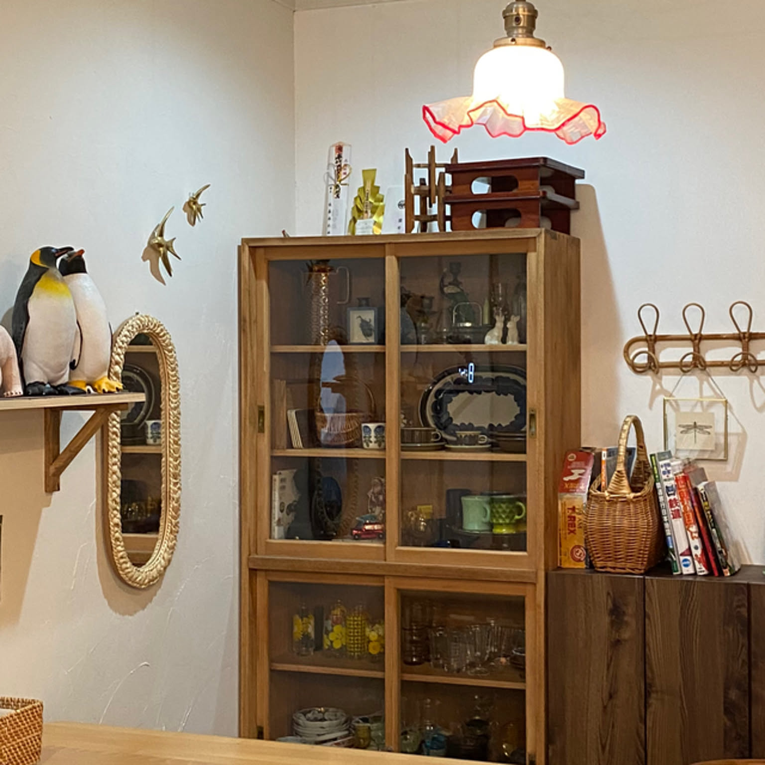 古い鉄と古材のキッチンラック　食器棚　オープンラック　古家具　古道具 古い鉄と古材のキッチンラック 食器棚 オープンラック 古家具 古道具