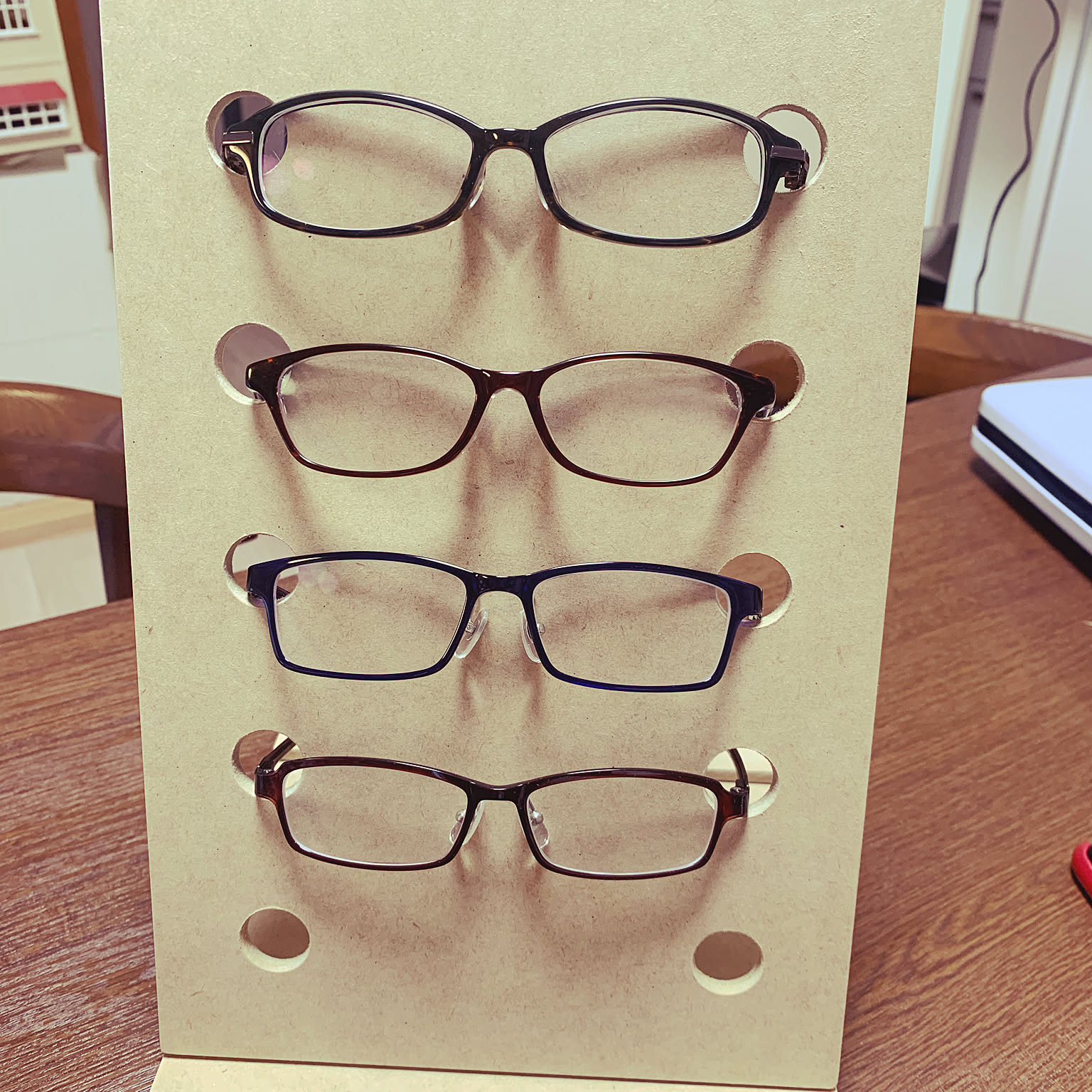 グルーガンメガネスタンドナチュラル100均DIY...などのインテリア実例 - 2019-06-30 08:36:56 ｜  RoomClip（ルームクリップ）