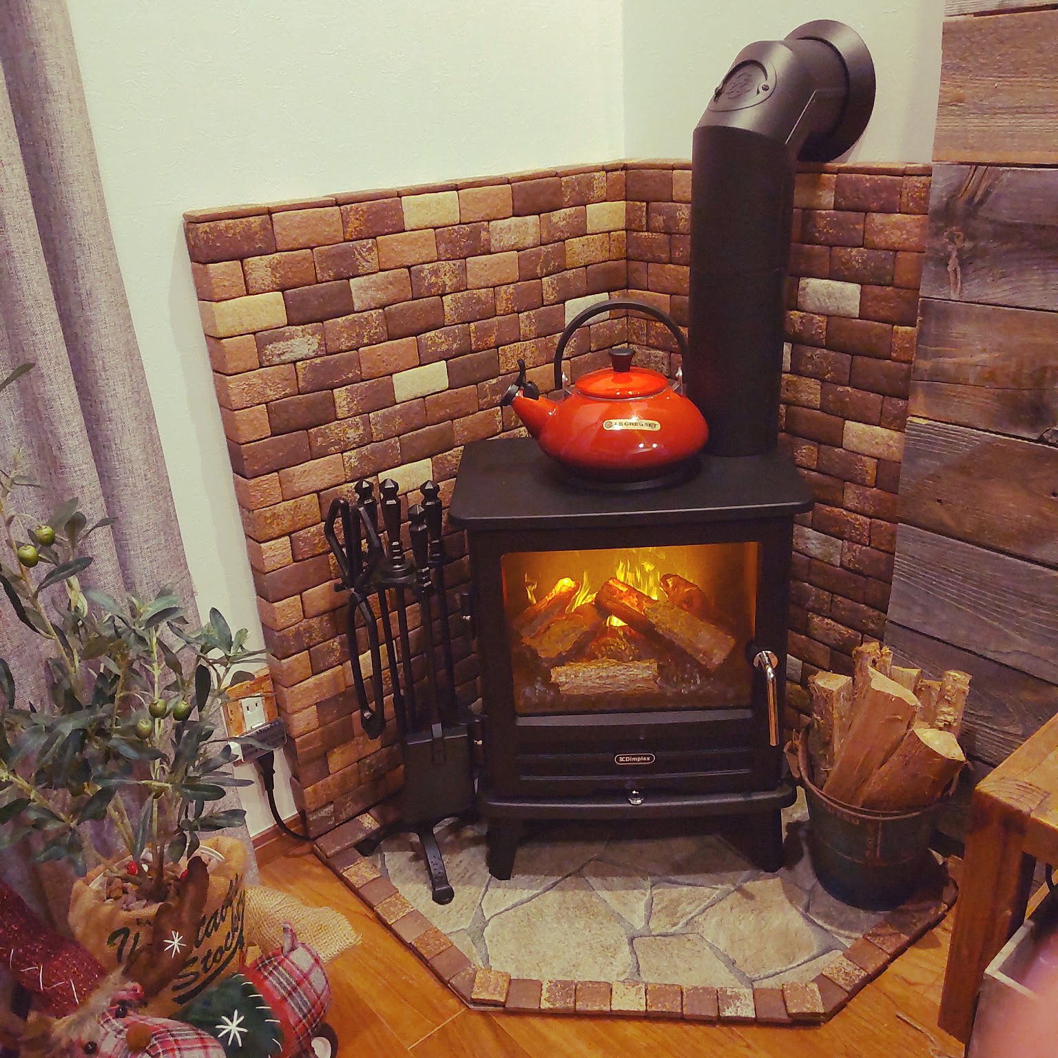 リビング/DIY/古材/ディンプレックス/暖炉型ファンヒーターなどの