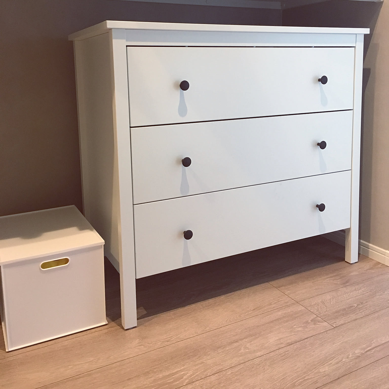 ホワイトインテリア IKEA チェストのおすすめ商品とおしゃれな実例