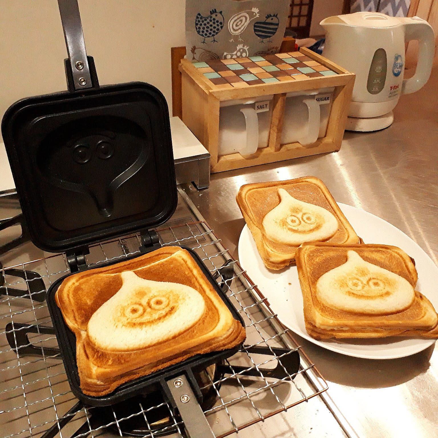 ドラゴンクエスト ホットサンドメーカー スライム スライムのホットサンドメーカーなど朝が楽しくなるグッズが集合