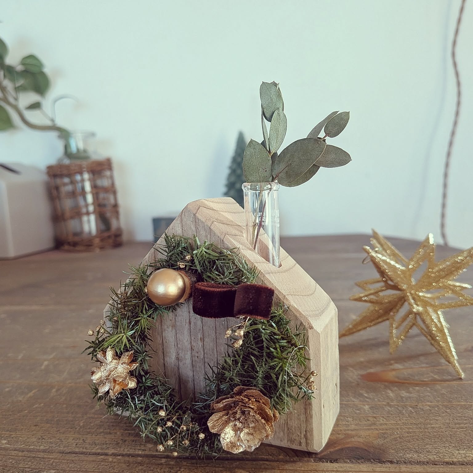 【商談中】クリスマスインテリアピック⭐雫⭐室内用⭐フラワーアレンジメントに❣️ クリスマス 一輪挿しのおしゃれなアレンジ・飾り方のインテリア実例