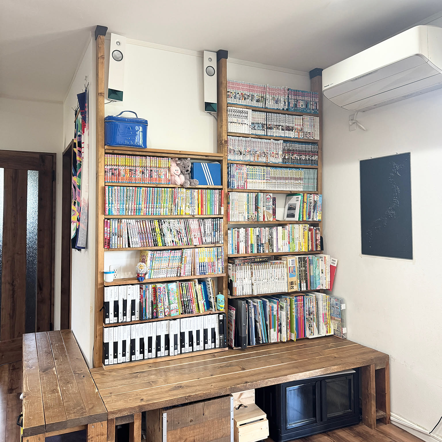 ②アンティーク棚　子供部屋 8dc6bfae0da3db8274a0ca2c6b825d