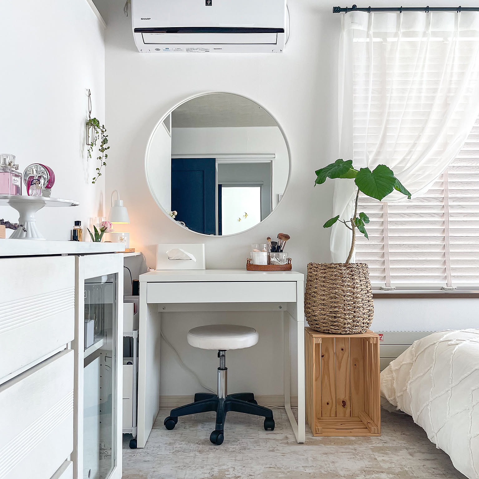 IKEA 大理石調デスク　ドレッサー　ホワイト　北欧家具　北欧ドレッサー　美品 8df0e55a4d7631fdf05d7810558690