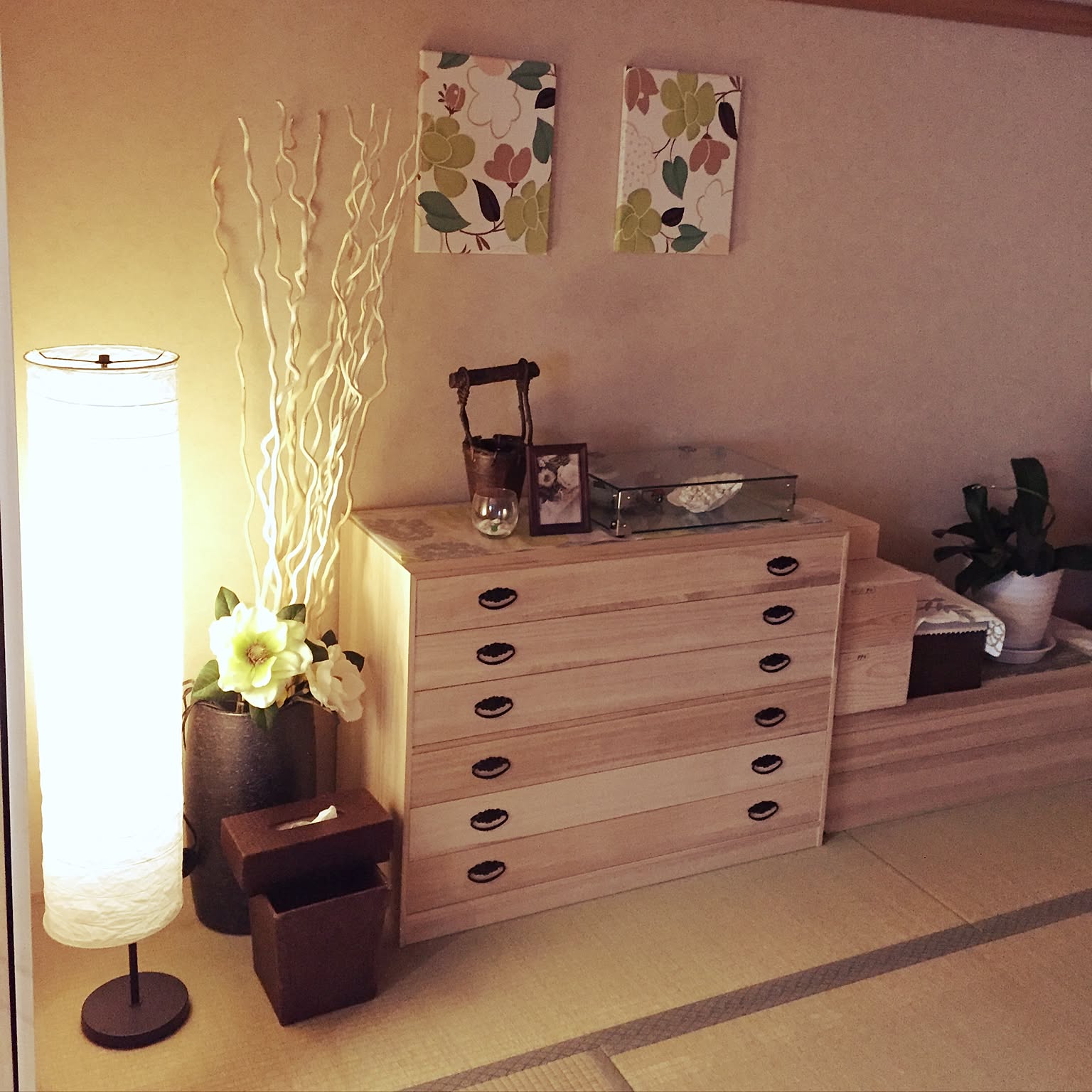 リビング 桐箪笥のおしゃれなアレンジ・飾り方のインテリア実例