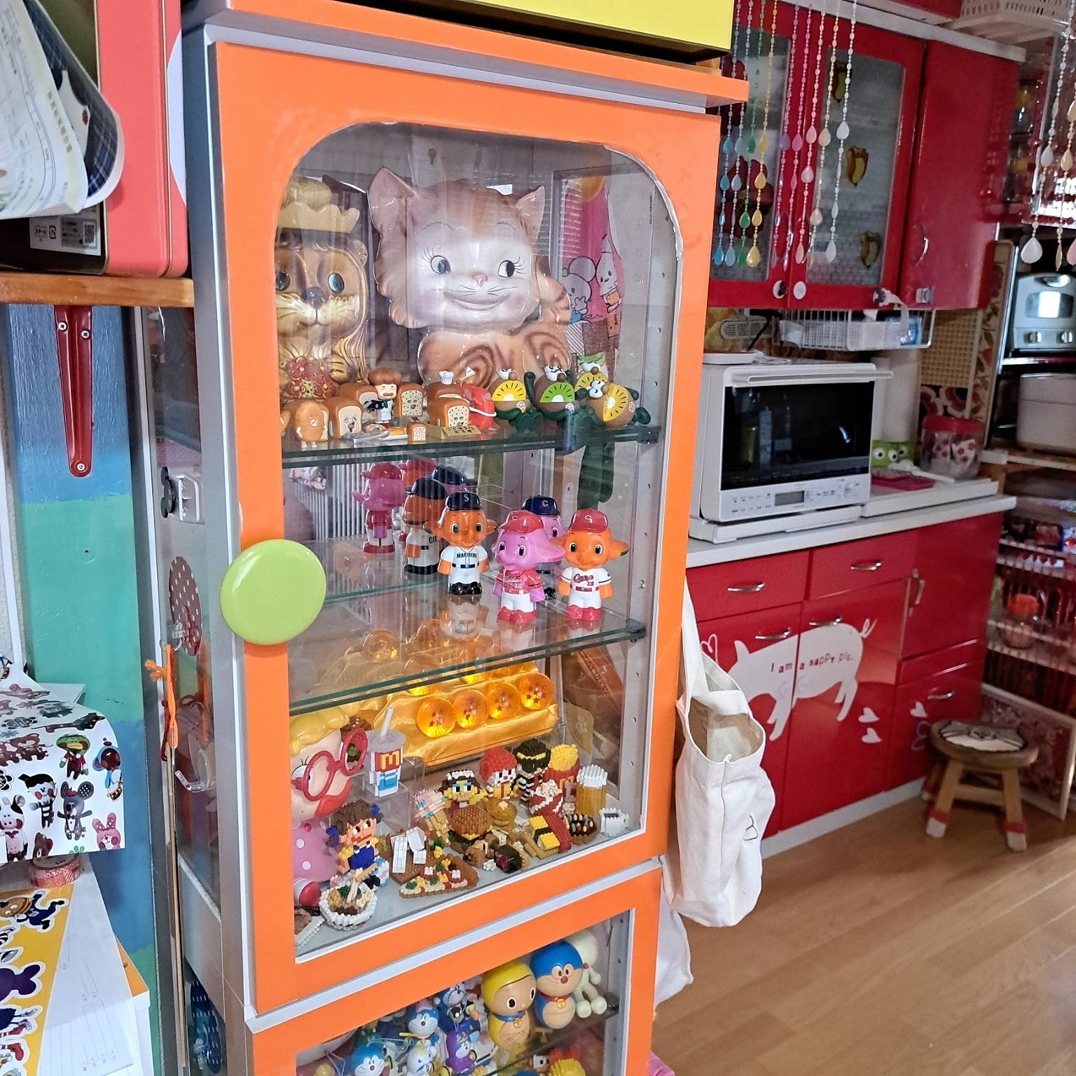 棚/レトロ/レトロポップ/昭和レトロ/赤のある暮らしなどの