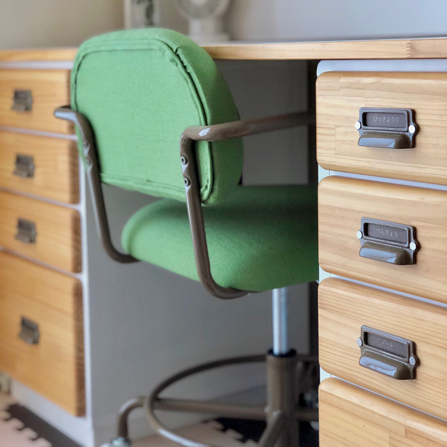 モモナチュラル 勉強机 成長に寄り添う子供用デスク - MOMO NATURAL