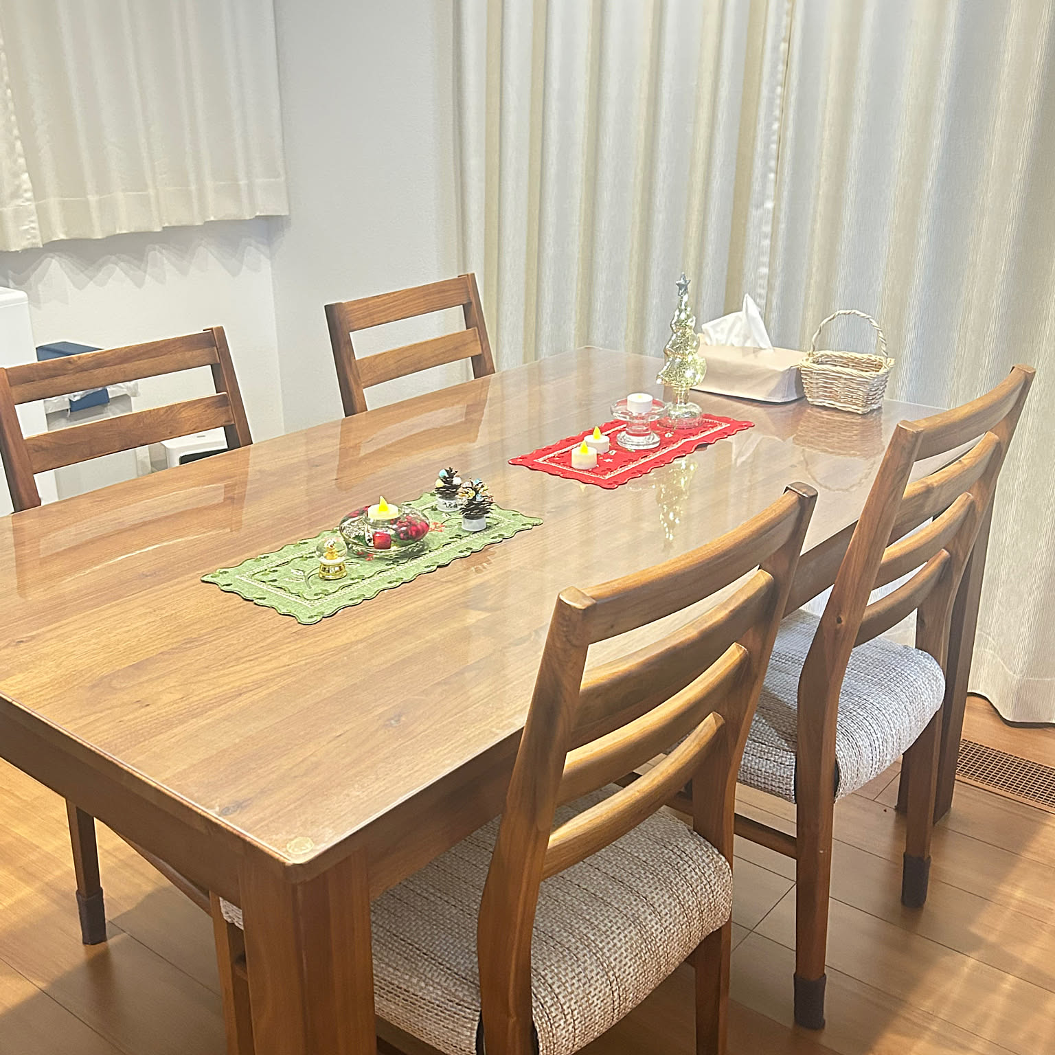 東京インテリアのダイニングテーブルのおすすめ商品とおしゃれな実例