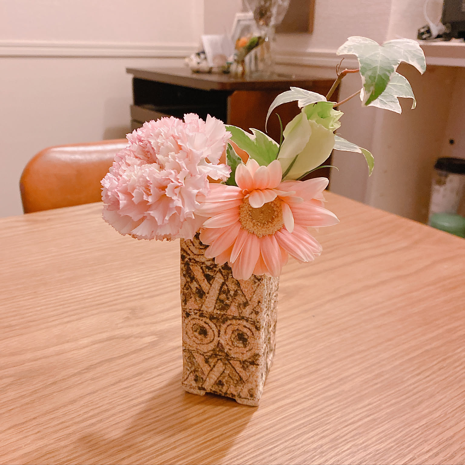 益子焼の花瓶のおすすめ商品とおしゃれな実例 ｜ RoomClip
