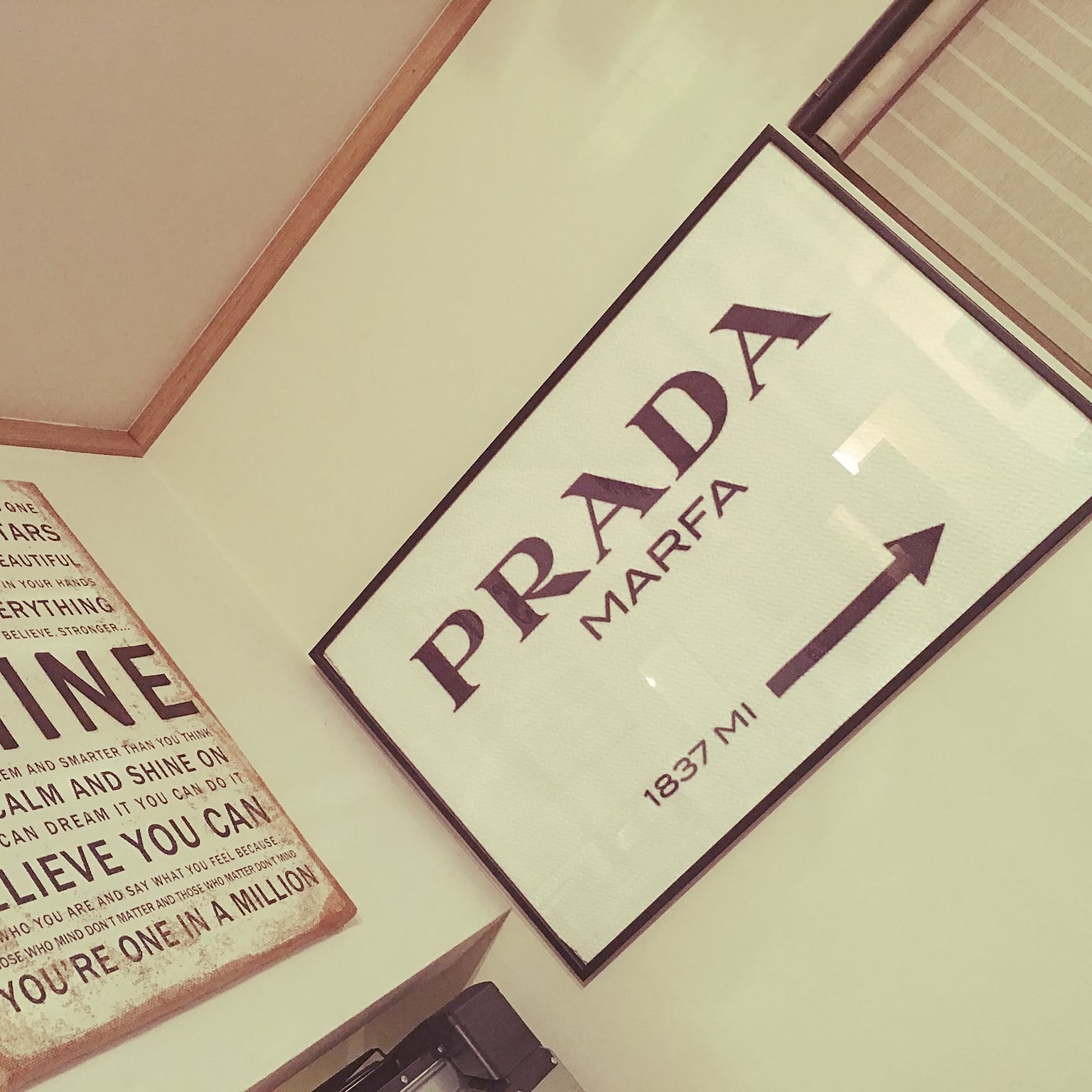 ゴシップガール PRADAの商品を使ったおしゃれなインテリア実例