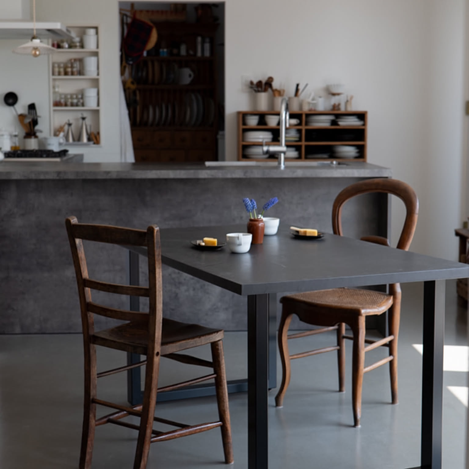 ダイニングテーブル グラフテクトのおすすめ商品とおしゃれな実例