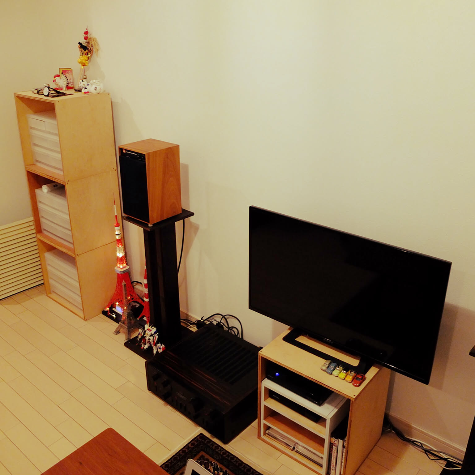 無印良品　オーディオラック Amazon.co.jp: 無印良品 木製AVラック 幅110×奥行44×高さ50.5cm オーク