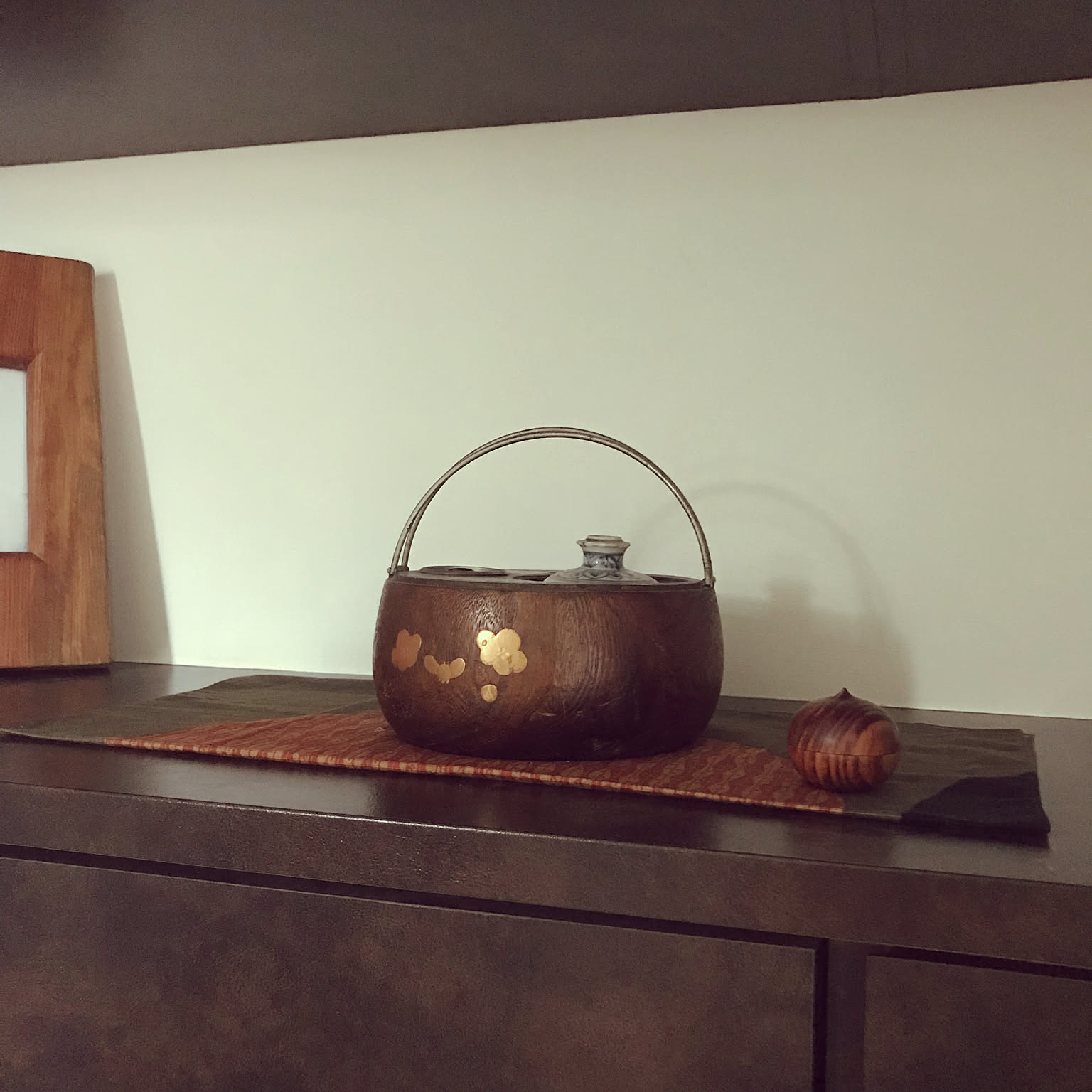 中古 煙草盆 昭和レトロ 和風 たばこ盆 木製 灰皿 煙管 インテリア小物 タバコ置き アンティーク 工芸品 引取歓迎 茨城県 0114か7 C1  100(灰皿)｜売買されたオークション情報、Yahoo!オークション(旧ヤフオク!) の商品情報をアーカイブ公開 -  オークファン（aucfan.com）