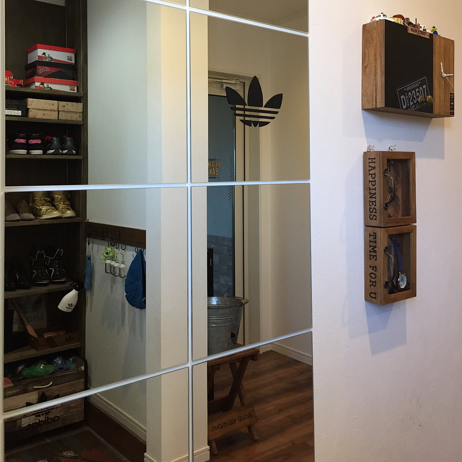 IKEA鏡付き玄関収納 9c25d7d259767a1ecda6655324a754