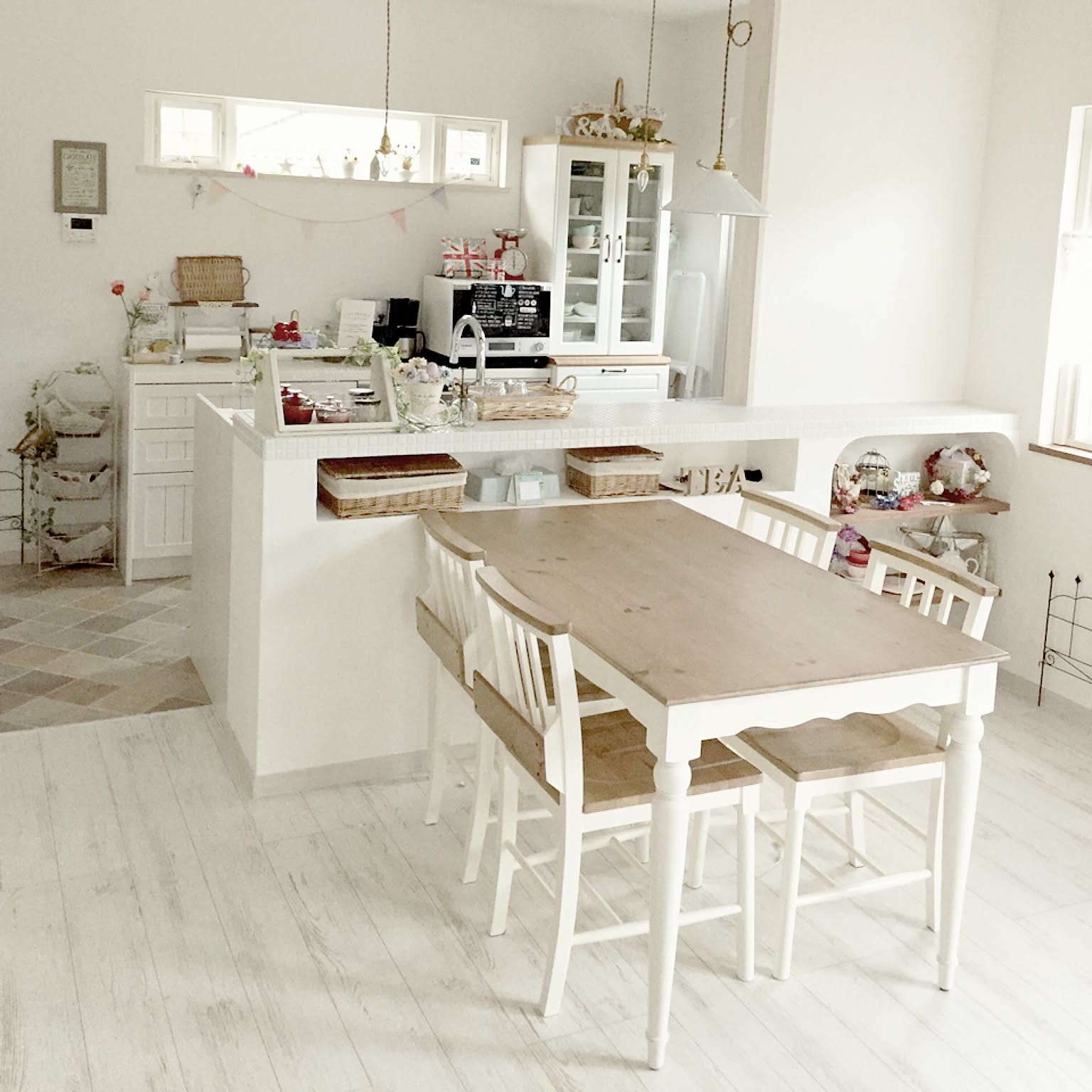 リビング/ダイニング/メルヘンカントリー/キッチンカウンター/ホワイト