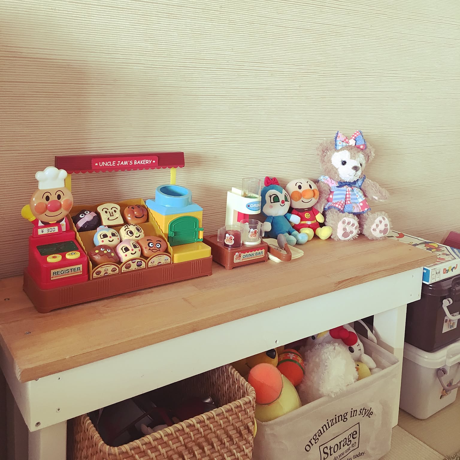 ダイソー アンパンマンのおもちゃの商品を使ったおしゃれなインテリア