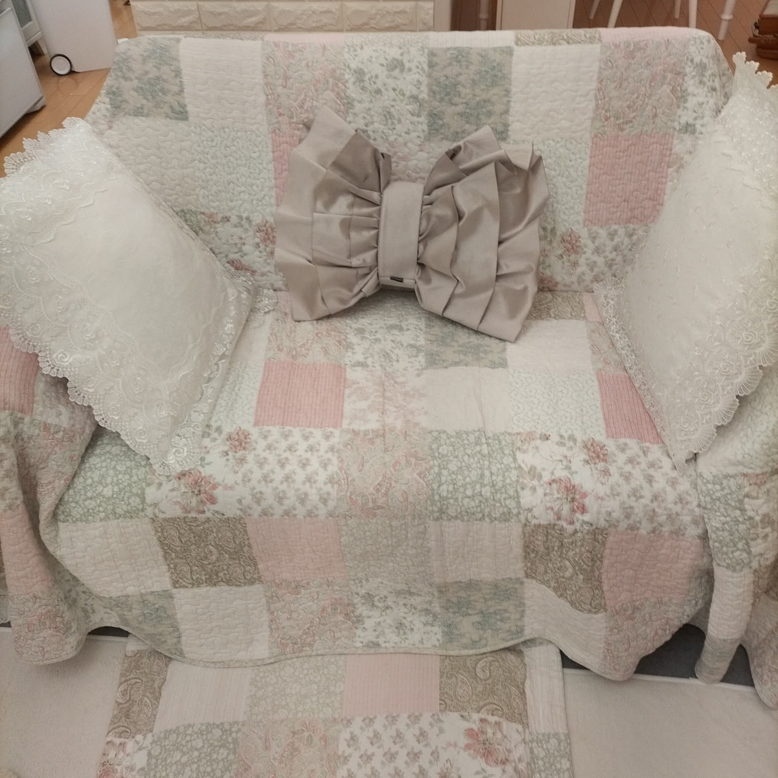 ローラアシュレイ　ソファー輸入家具　アメリカ　お好きな　130万　スツールセット ローラアシュレイ ソファー輸入家具 アメリカ お好きな 130万 スツール