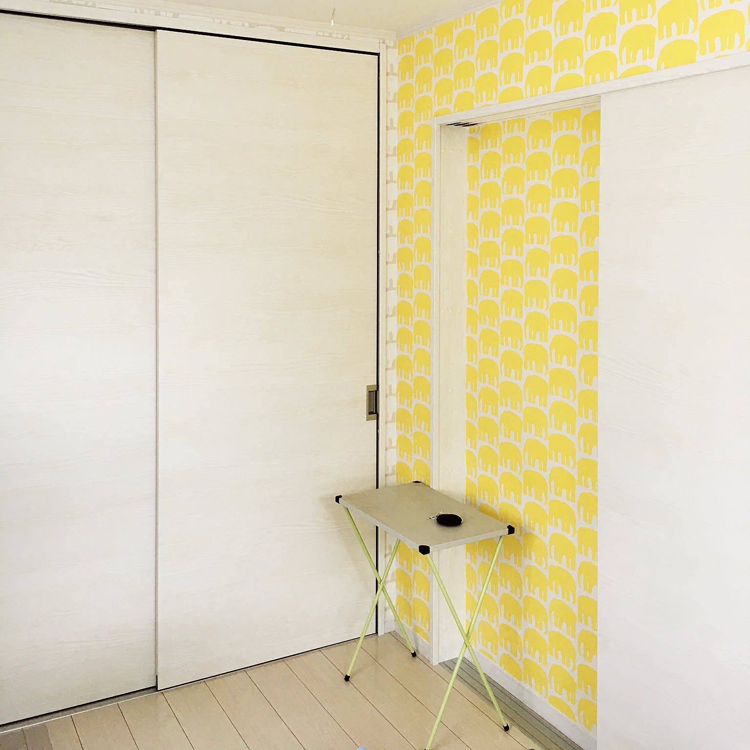 アクセントクロス ゾウさんのおしゃれなアレンジ・飾り方のインテリア