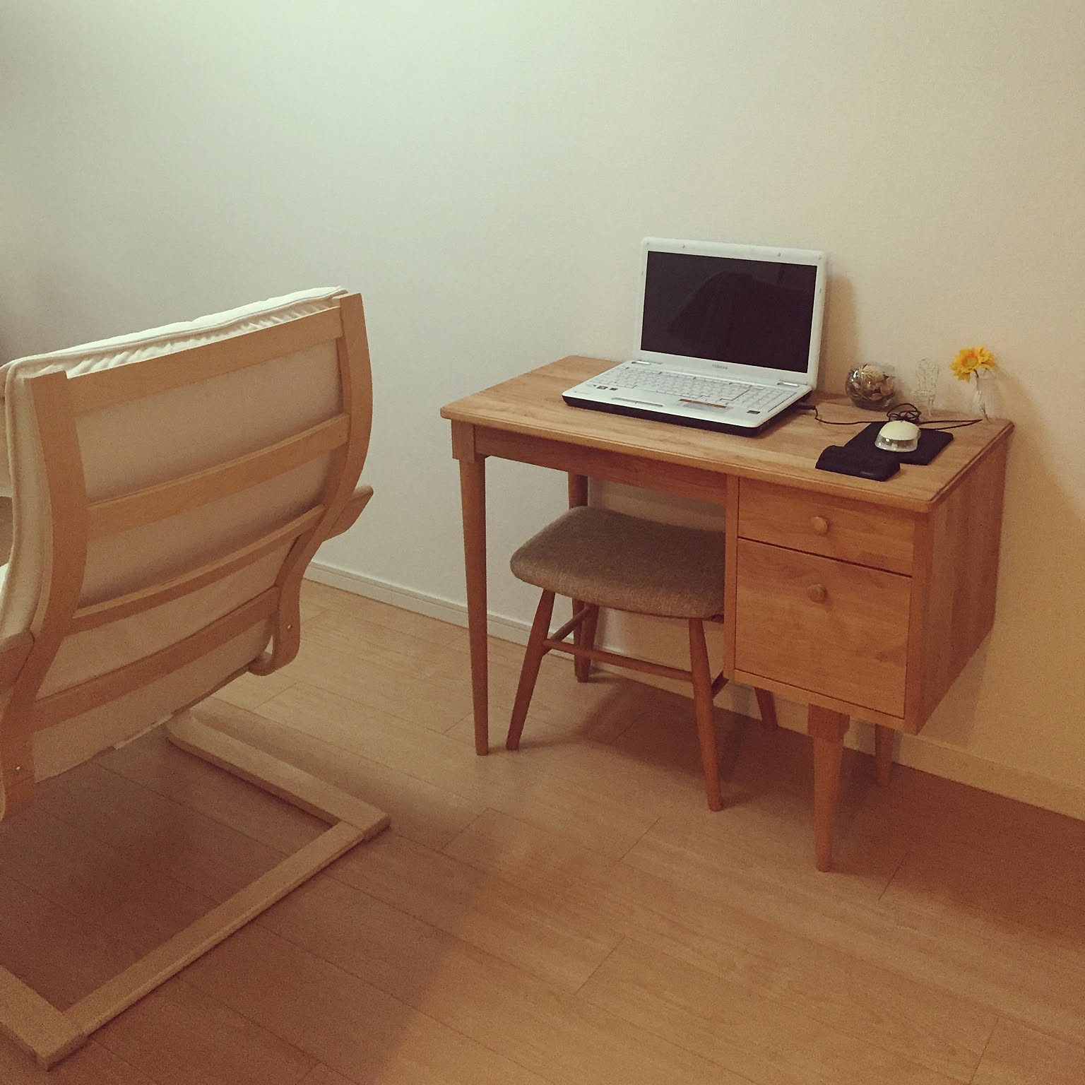 机 モモナチュラルのデスクのおすすめ商品とおしゃれな実例