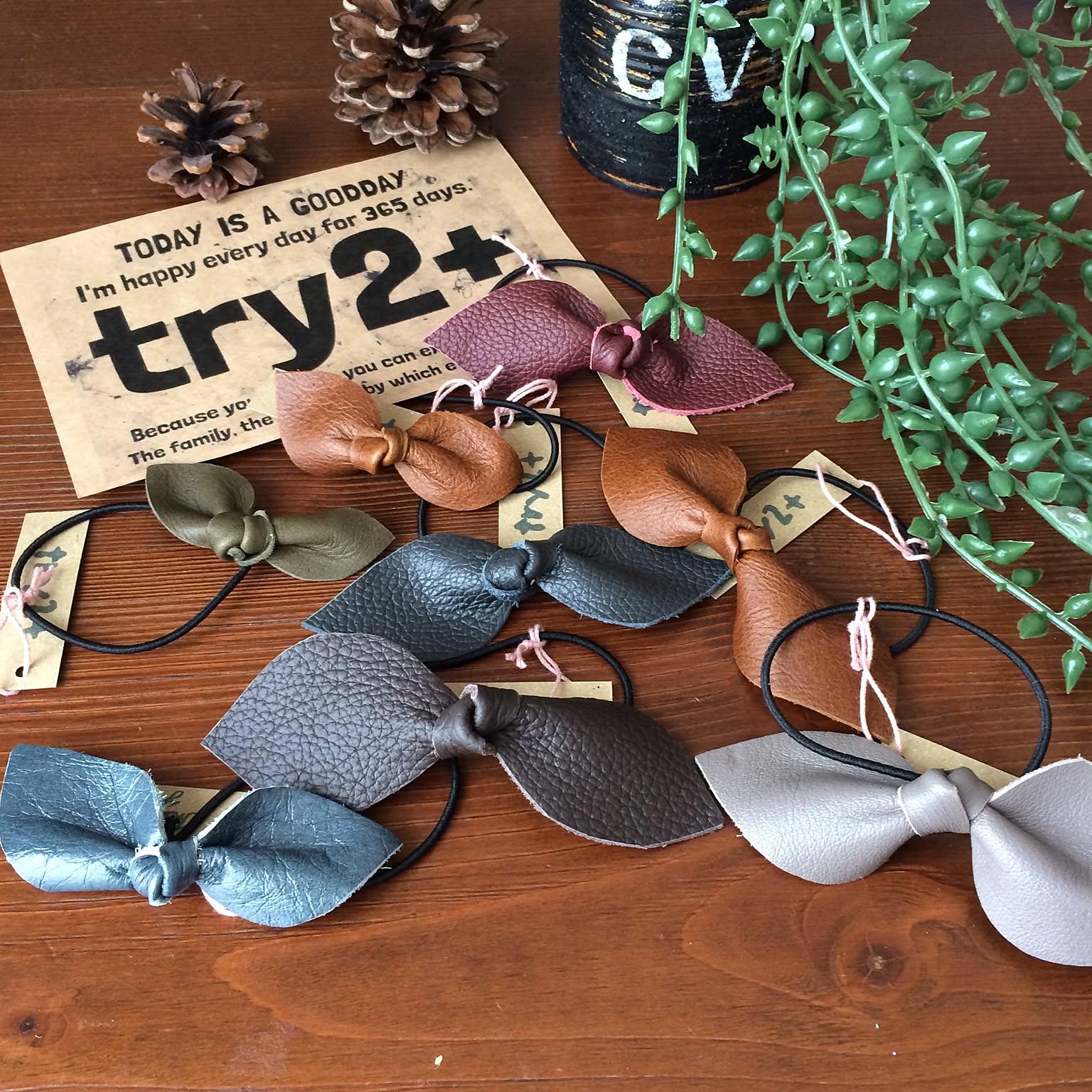 展示品♪ハンドメイド♪ ぶた レザー網込みヘアゴム ①＊