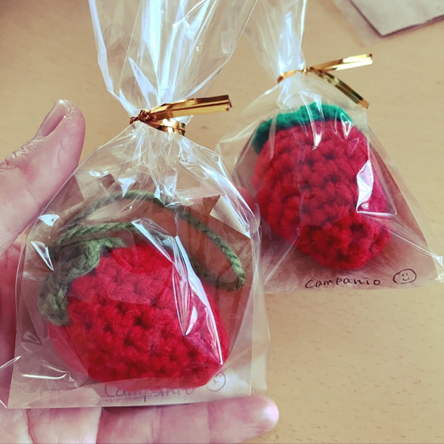 初心者向け】イチゴのアクリルタワシの作り方*Crochet* - YouTube