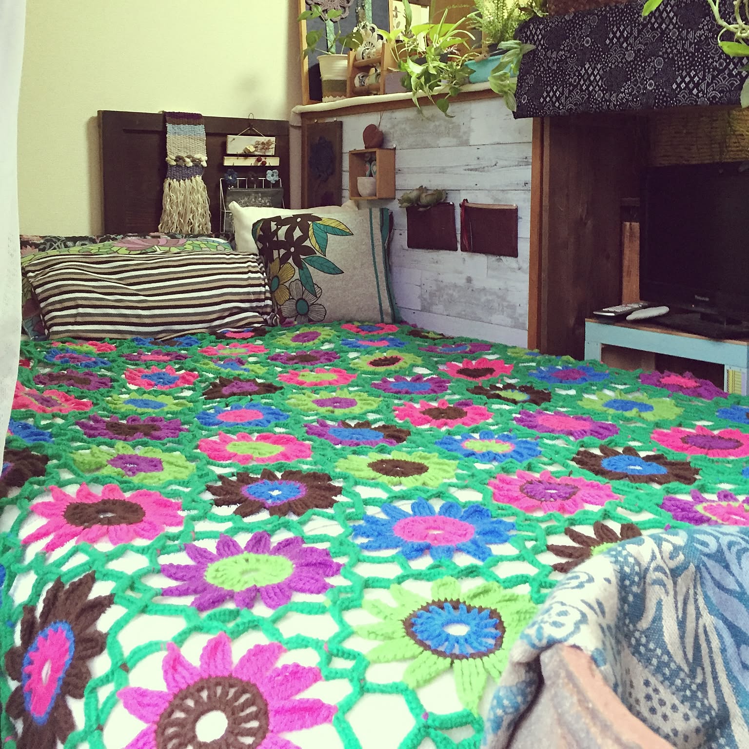 手編みベッドカバーのおすすめ商品とおしゃれな実例 ｜ RoomClip