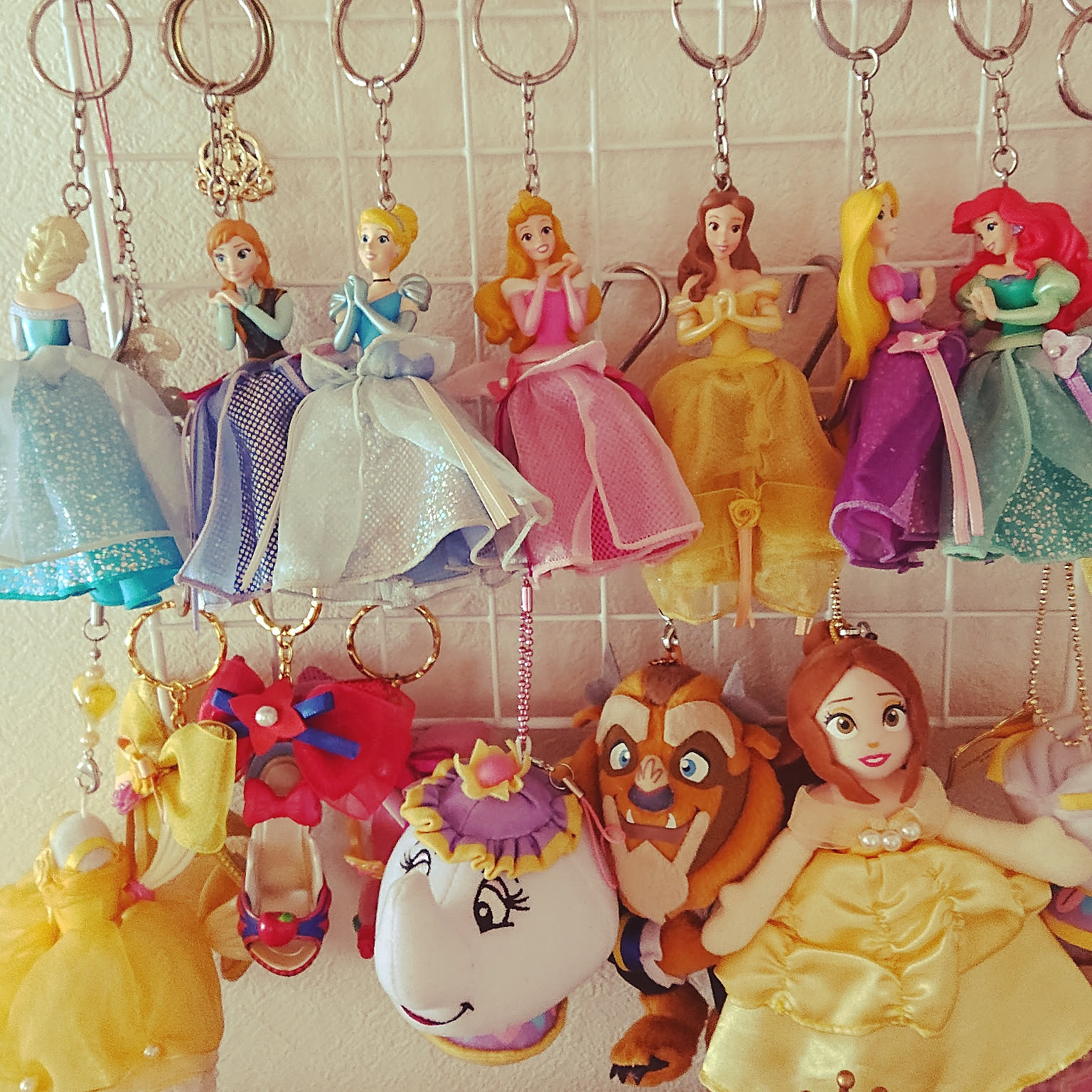 クリップ　アリス　ディズニー　キーホルダーにしてもオシャレかも クリップ アリス ディズニー キーホルダーにしてもオシャレかも