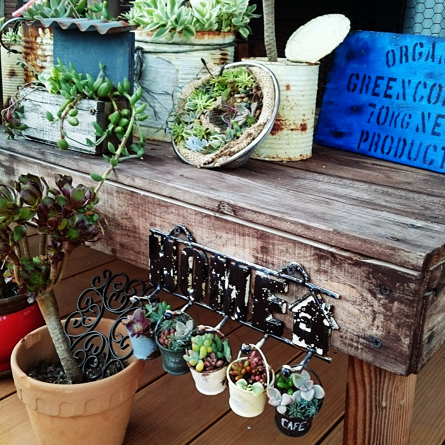 多肉寄せ植え トタン屋根プランターDIY のインテリア・手作りの実例
