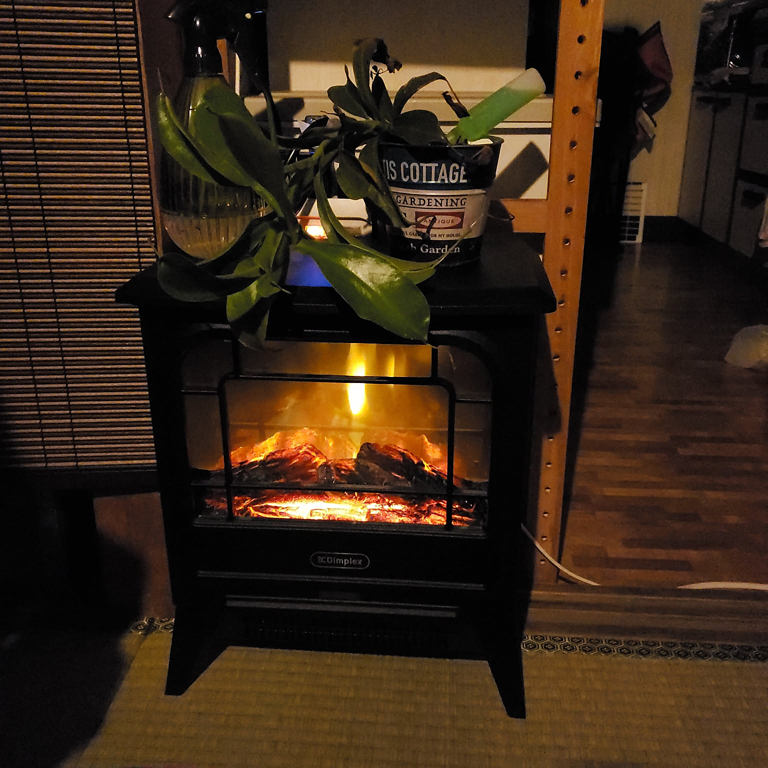 Dimplexの電気暖炉AKL12Jのご紹介です！