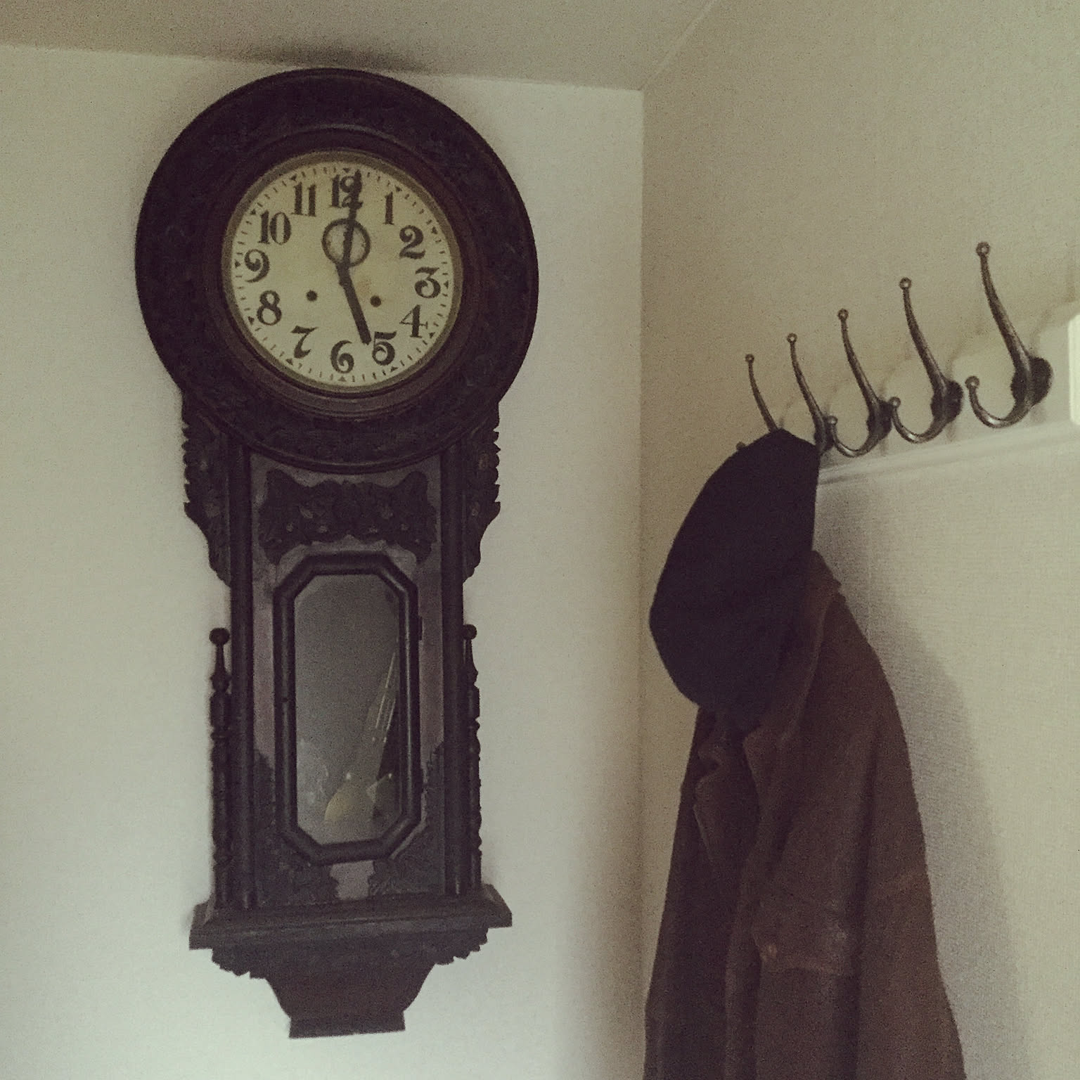 アンティーク 柱時計のおすすめ商品とおしゃれな実例 ｜ RoomClip