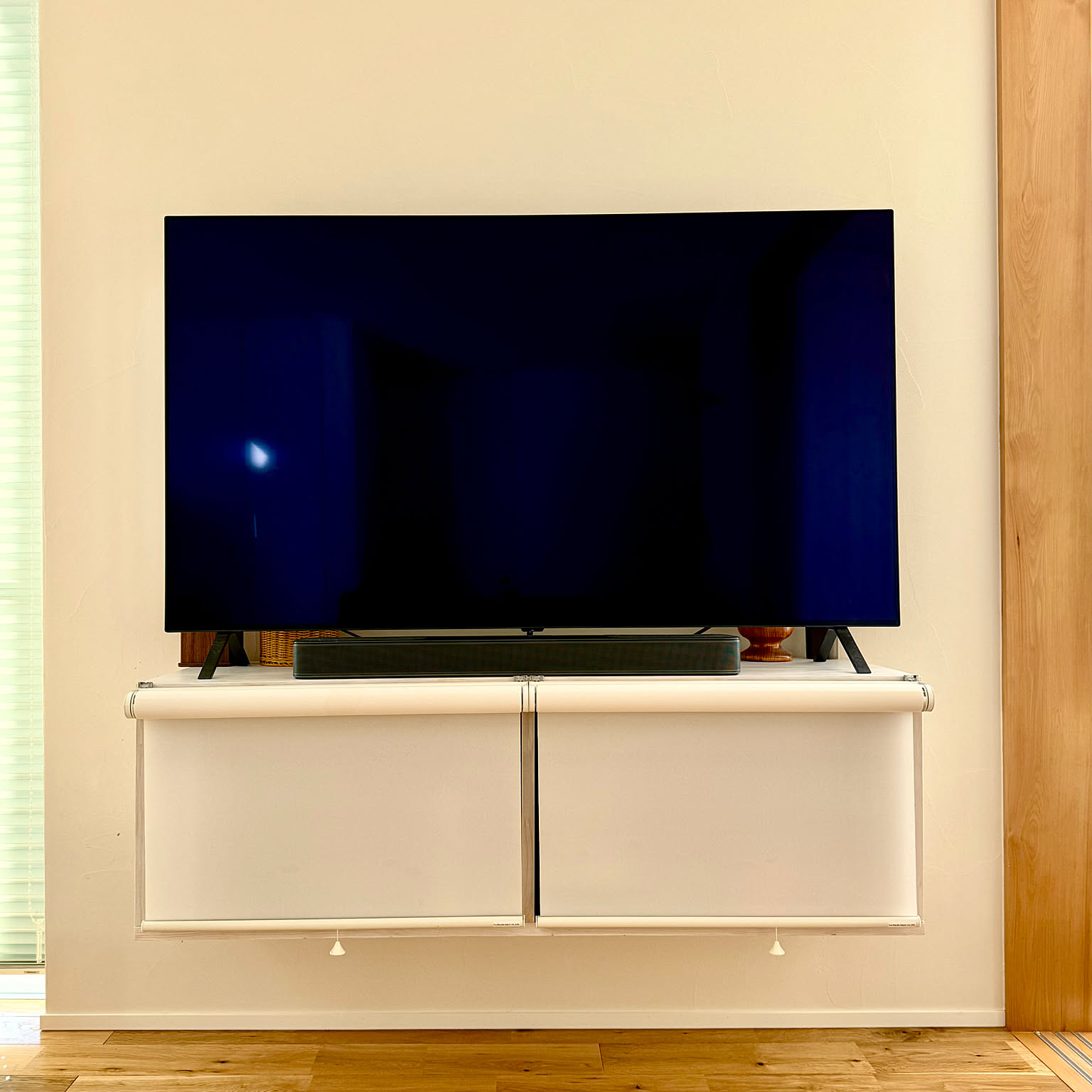 LG製テレビ47LM7600-JA(WALLのテレビ台付き) LG製テレビ47LM7600-JA(WALLのテレビ台付き)