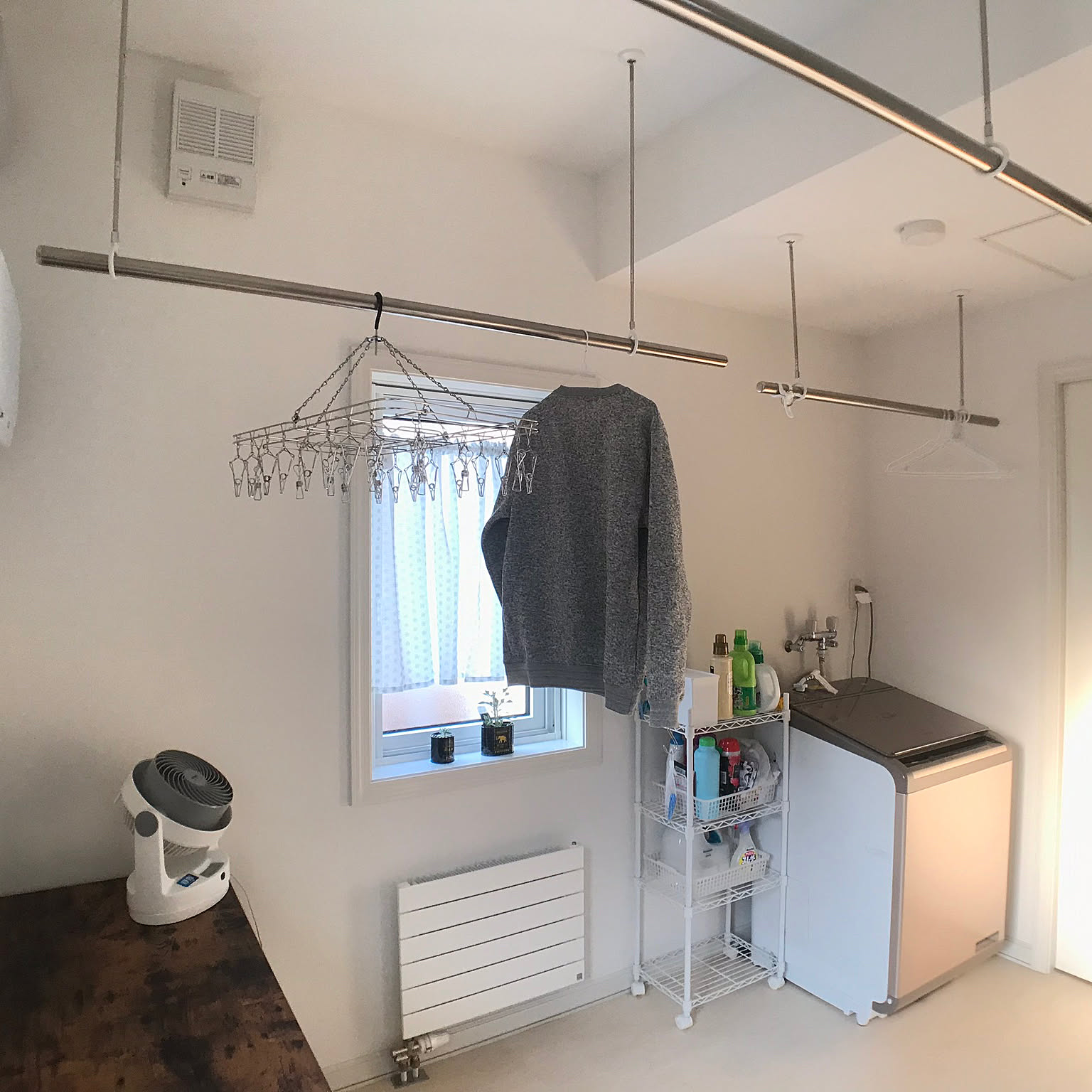 物干し竿 ホスクリーン埋め込み型のおしゃれなアレンジ・飾り方の