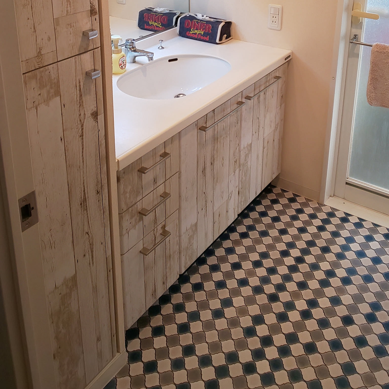 aae172ea4e864f2f609ee10682bca3