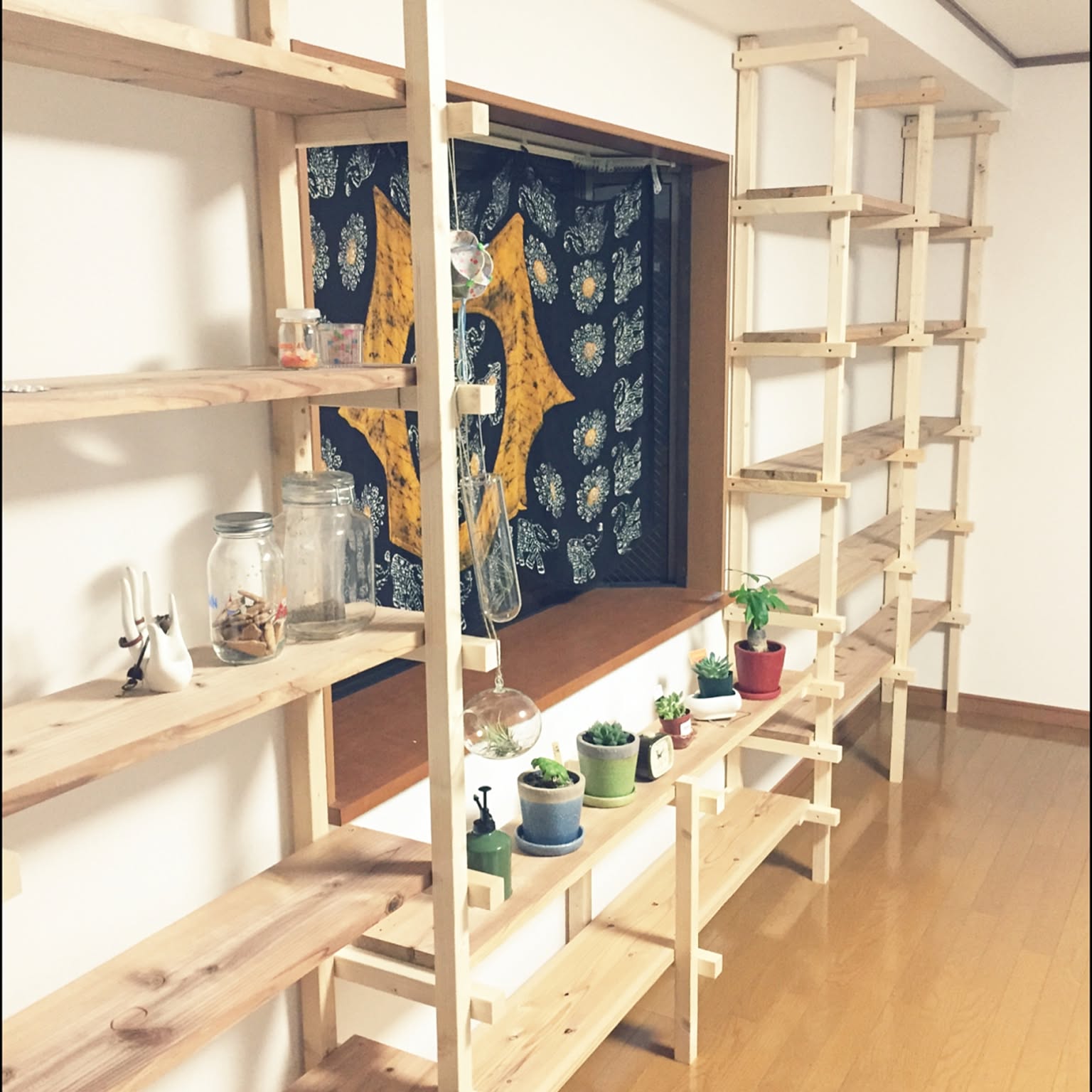 手作り棚 DIY - 2024/6/11 - 作業場スペースに棚と作業台を設置しました。 （1