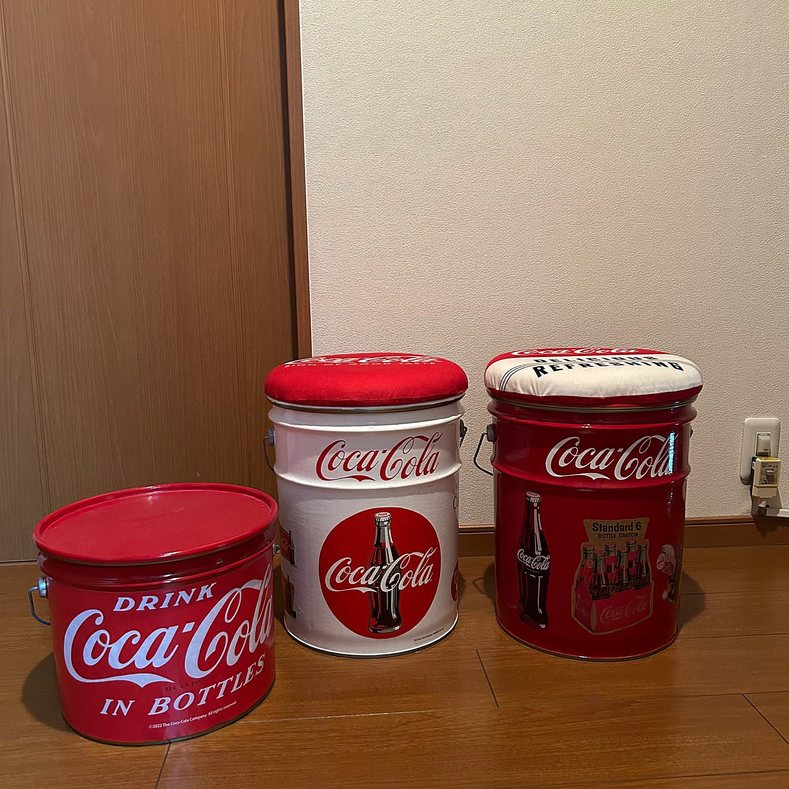 Coca-Cola コカ・コーラ ペール缶スツール 椅子 4個セット Coca-Cola コカ・コーラ ペール缶スツール 椅子 4個セット
