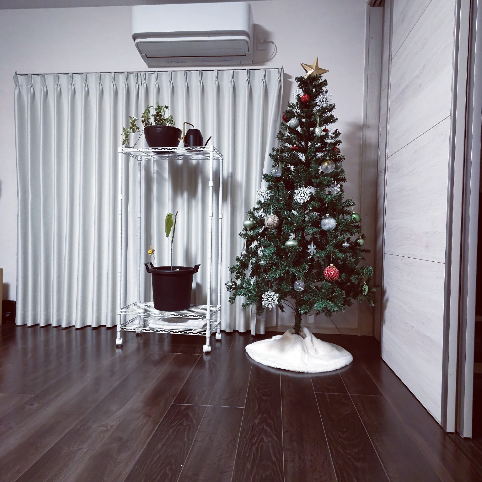 クリスマスツリー180cm Niko and…オーナメントのおすすめ商品と